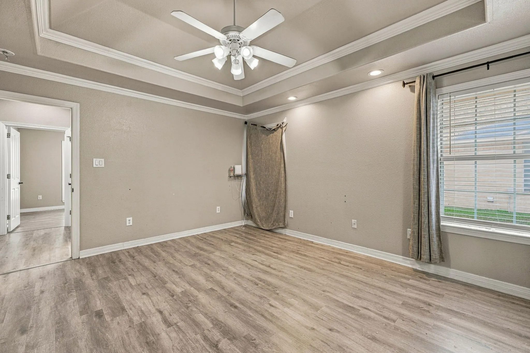 Single Family Residence For Sale in Erath County , 1466 Oakwood Drive, Stephenville, Texas 76401, 3 Bedroom, 2 Bathroom, 2 Garage spaces, 1,733 Sqft, built in 1999, mls#21408160, Real Estate Agent in Stephenville, Homes For Sale in Erath county, Homes For Sale in Stephenville, Realtor in Stephenville Texas, Real Estate Brokerage Independent Realty Texas, Luminita Cordes Realtor