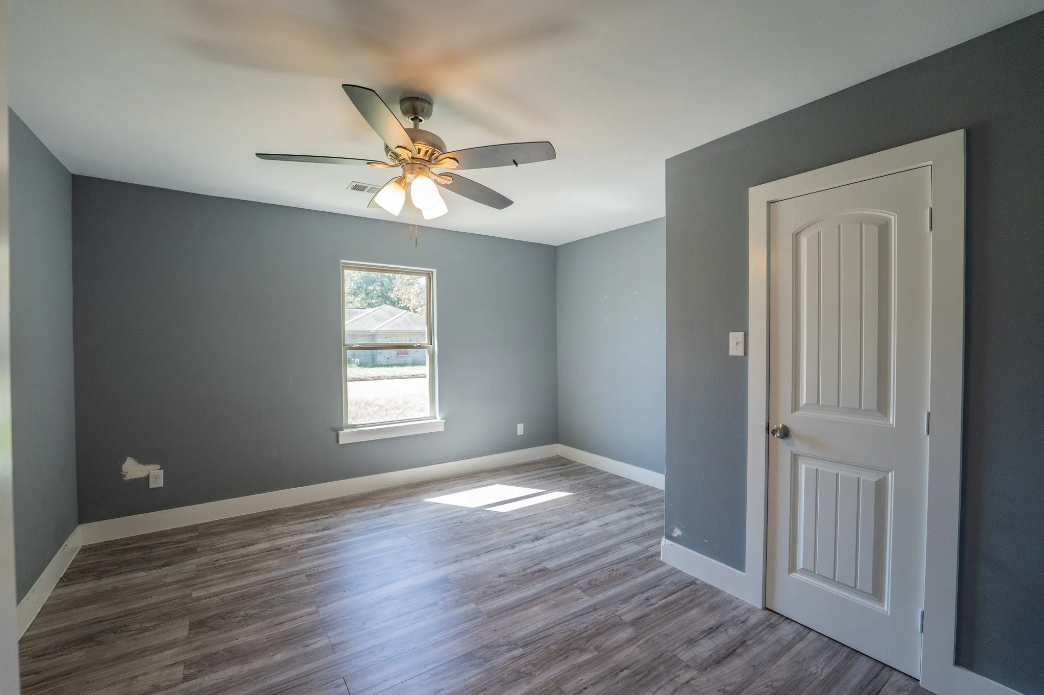Single Family Residence For Sale in Hopkins County , 510 Woodlawn Street, Sulphur Springs, Texas 75482, 3 Bedroom, 2 Bathroom, Garage spaces, 1,347 Sqft, built in 1940, mls#21406825, Real Estate Agent in Sulphur Springs, Homes For Sale in Hopkins county, Homes For Sale in Sulphur Springs, Realtor in Sulphur Springs Texas, Real Estate Brokerage Independent Realty Texas, Luminita Cordes Realtor