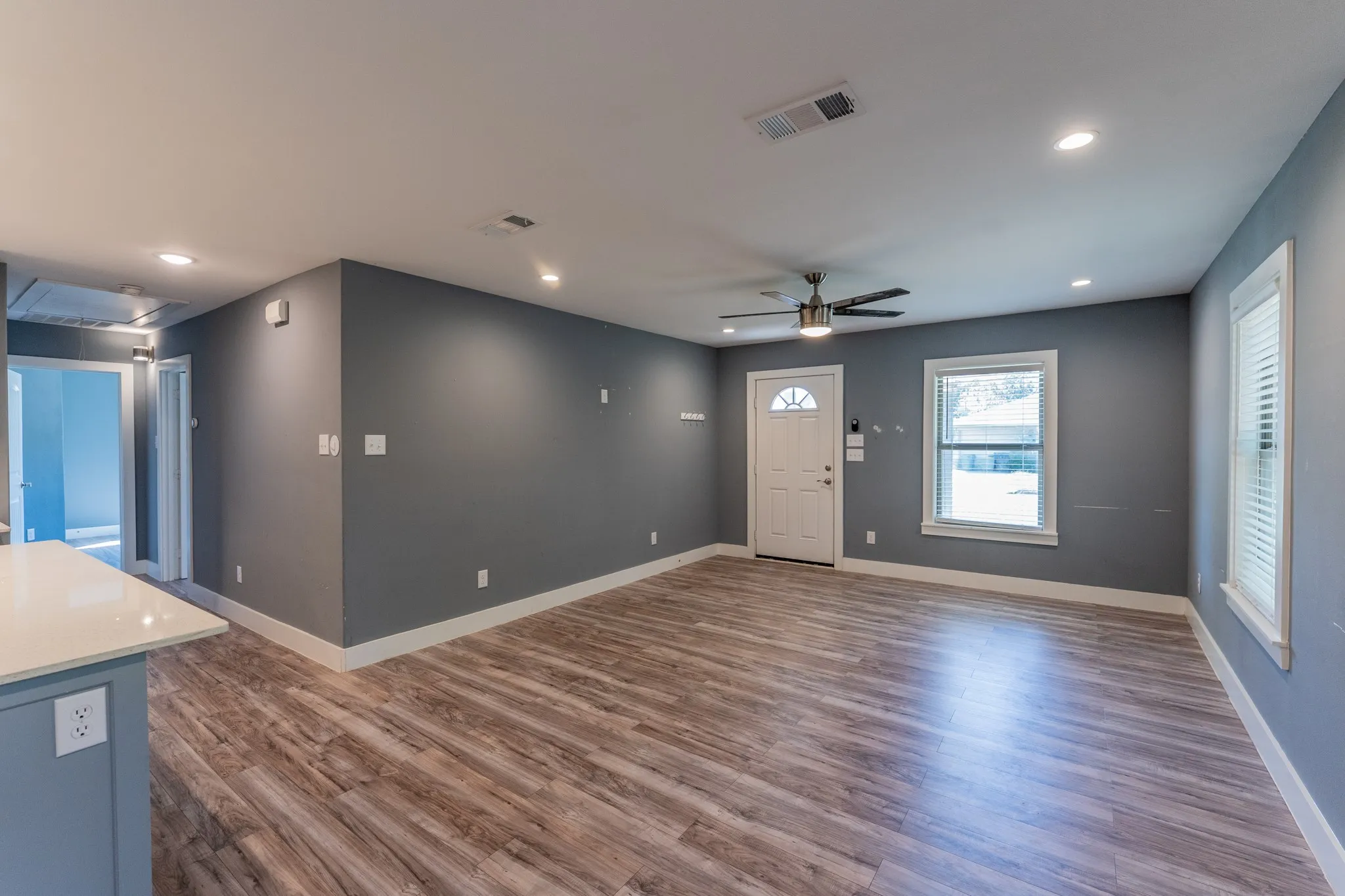 Single Family Residence For Sale in Hopkins County , 510 Woodlawn Street, Sulphur Springs, Texas 75482, 3 Bedroom, 2 Bathroom, Garage spaces, 1,347 Sqft, built in 1940, mls#21406825, Real Estate Agent in Sulphur Springs, Homes For Sale in Hopkins county, Homes For Sale in Sulphur Springs, Realtor in Sulphur Springs Texas, Real Estate Brokerage Independent Realty Texas, Luminita Cordes Realtor