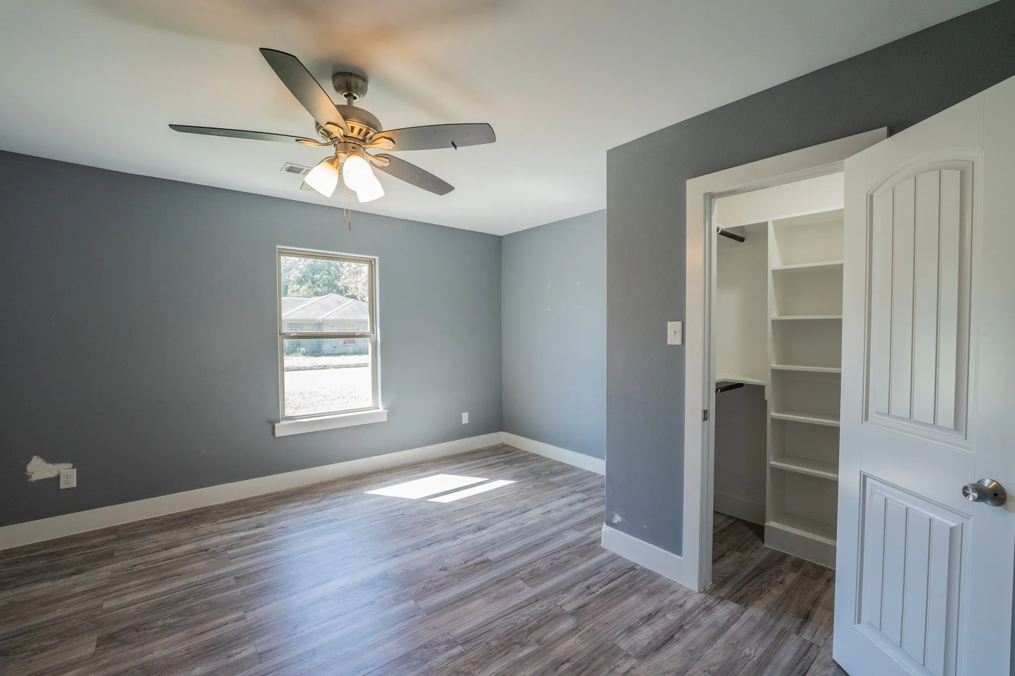 Single Family Residence For Sale in Hopkins County , 510 Woodlawn Street, Sulphur Springs, Texas 75482, 3 Bedroom, 2 Bathroom, Garage spaces, 1,347 Sqft, built in 1940, mls#21406825, Real Estate Agent in Sulphur Springs, Homes For Sale in Hopkins county, Homes For Sale in Sulphur Springs, Realtor in Sulphur Springs Texas, Real Estate Brokerage Independent Realty Texas, Luminita Cordes Realtor