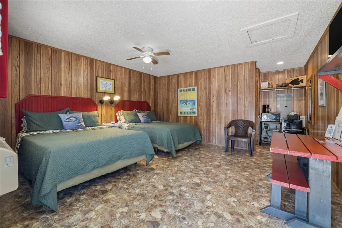 Hotel/Motel For Sale in Wood County , 2784 W Highway 154, Quitman, Texas 75783, 0, 0, Garage spaces, 3,948 Sqft, built in 1991, mls#21407003, Real Estate Agent in Quitman, Homes For Sale in Wood county, Homes For Sale in Quitman, Realtor in Quitman Texas, Real Estate Brokerage Independent Realty Texas, Luminita Cordes Realtor