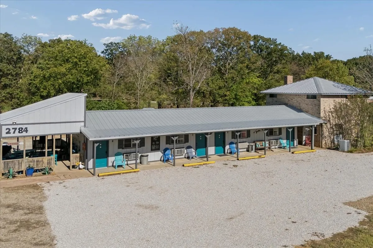 Hotel/Motel For Sale in Wood County , 2784 W Highway 154, Quitman, Texas 75783, 0, 0, Garage spaces, 3,948 Sqft, built in 1991, mls#21407003, Real Estate Agent in Quitman, Homes For Sale in Wood county, Homes For Sale in Quitman, Realtor in Quitman Texas, Real Estate Brokerage Independent Realty Texas, Luminita Cordes Realtor