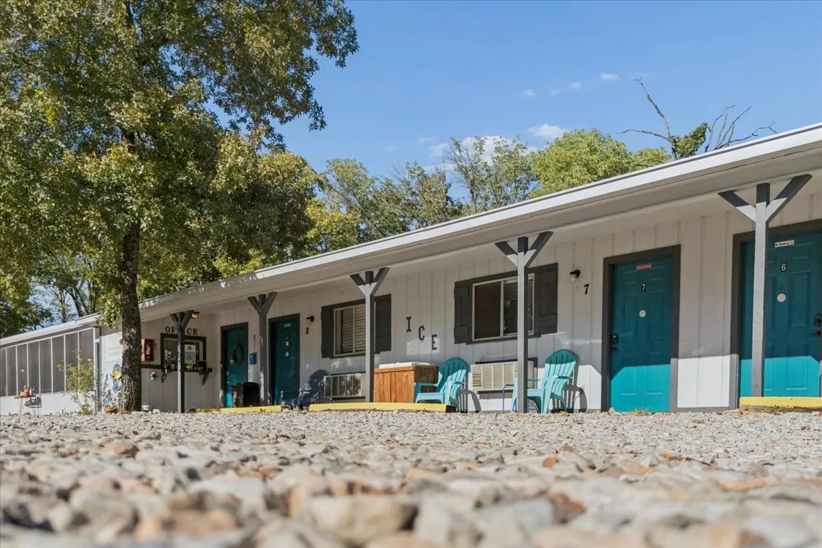 Hotel/Motel For Sale in Wood County , 2784 W Highway 154, Quitman, Texas 75783, 0, 0, Garage spaces, 3,948 Sqft, built in 1991, mls#21407003, Real Estate Agent in Quitman, Homes For Sale in Wood county, Homes For Sale in Quitman, Realtor in Quitman Texas, Real Estate Brokerage Independent Realty Texas, Luminita Cordes Realtor