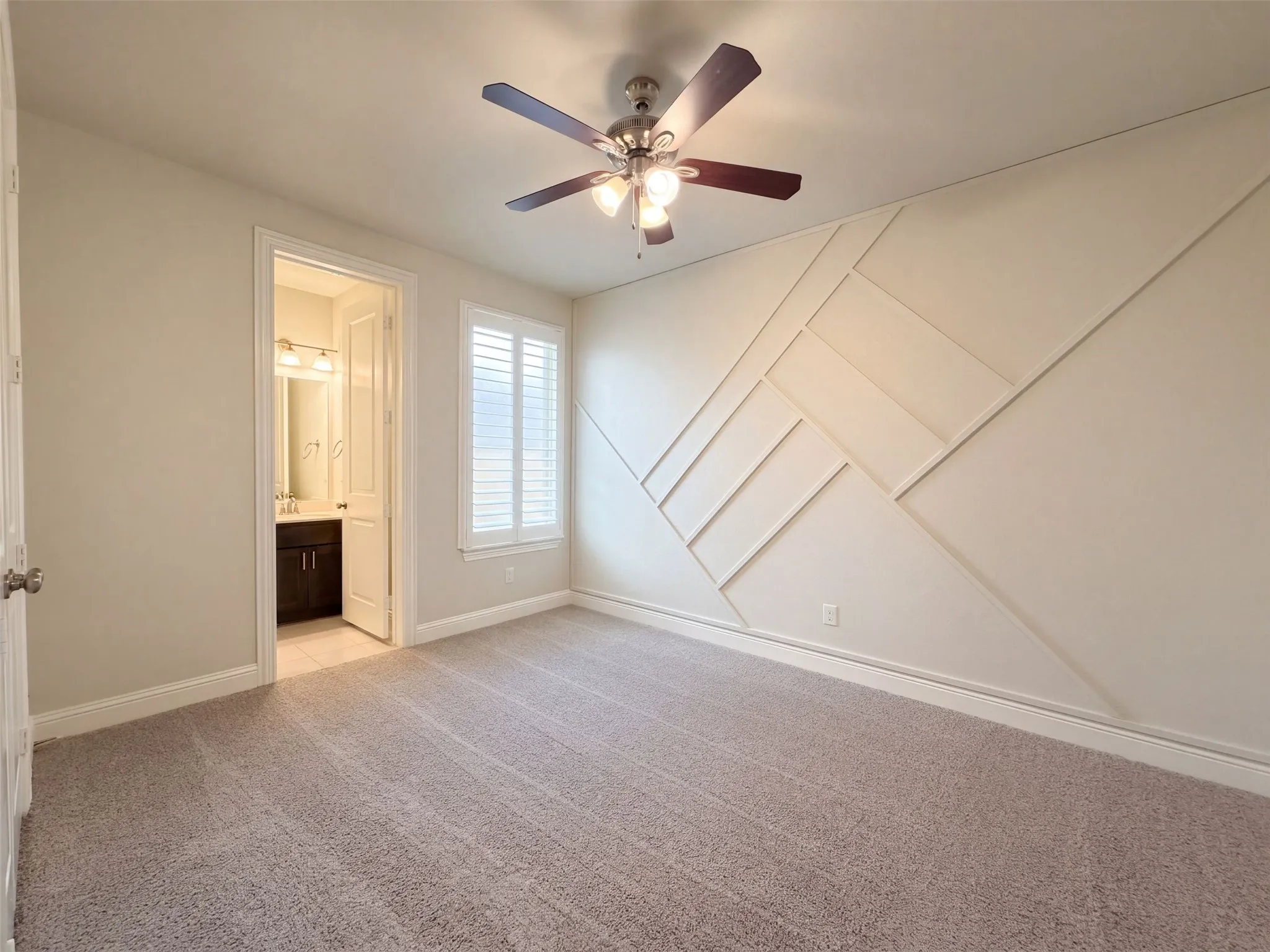 Single Family Residence For Sale in Ellis County , 1505 Hudson Drive, Ennis, Texas 75119, 5 Bedroom, 5 Bathroom, 3 Garage spaces, 4,252 Sqft, built in 2018, mls#21407567, Real Estate Agent in Ennis, Homes For Sale in Ellis county, Homes For Sale in Ennis, Realtor in Ennis Texas, Real Estate Brokerage Independent Realty Texas, Luminita Cordes Realtor