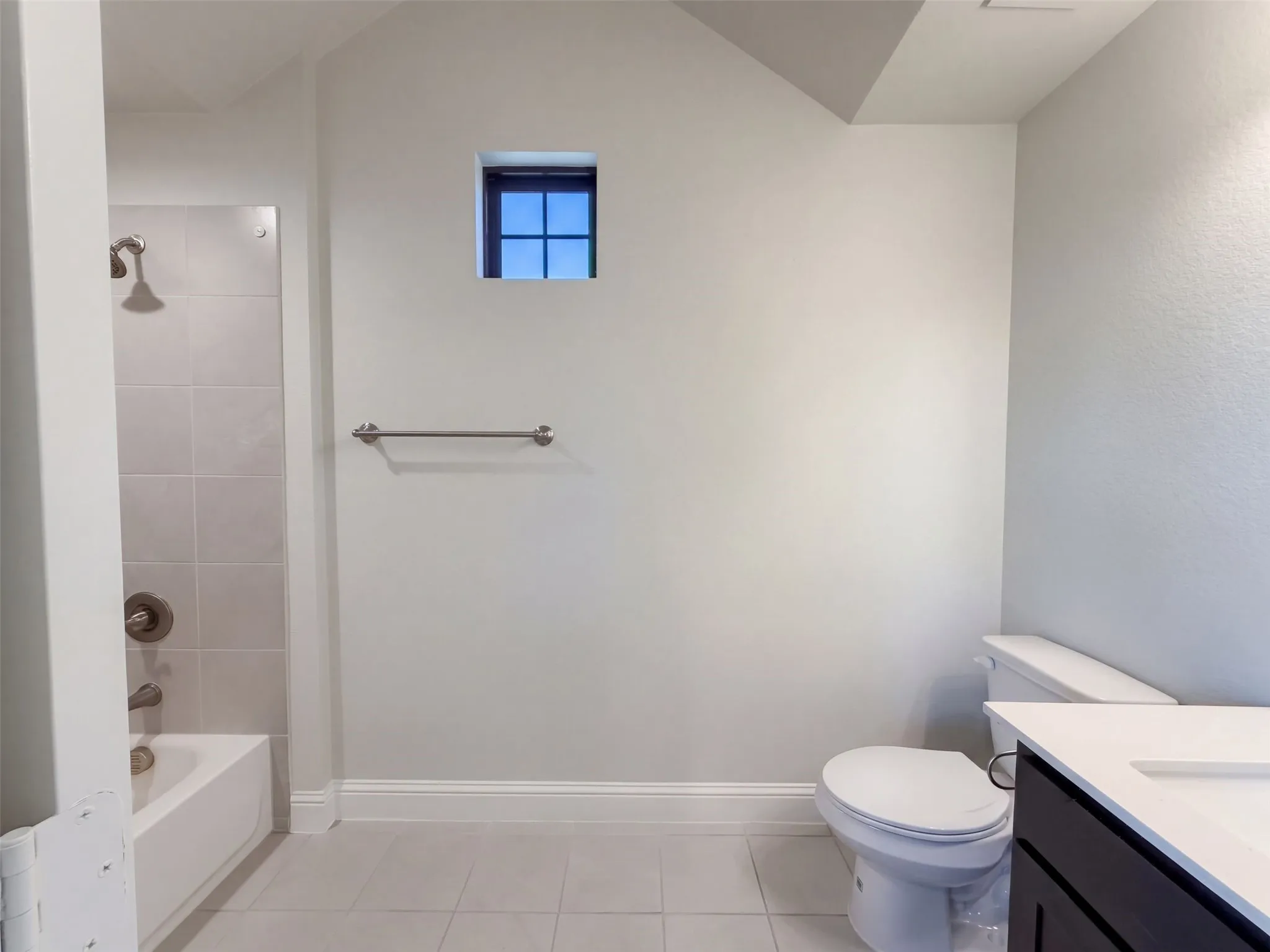 Single Family Residence For Sale in Ellis County , 1505 Hudson Drive, Ennis, Texas 75119, 5 Bedroom, 5 Bathroom, 3 Garage spaces, 4,252 Sqft, built in 2018, mls#21407567, Real Estate Agent in Ennis, Homes For Sale in Ellis county, Homes For Sale in Ennis, Realtor in Ennis Texas, Real Estate Brokerage Independent Realty Texas, Luminita Cordes Realtor