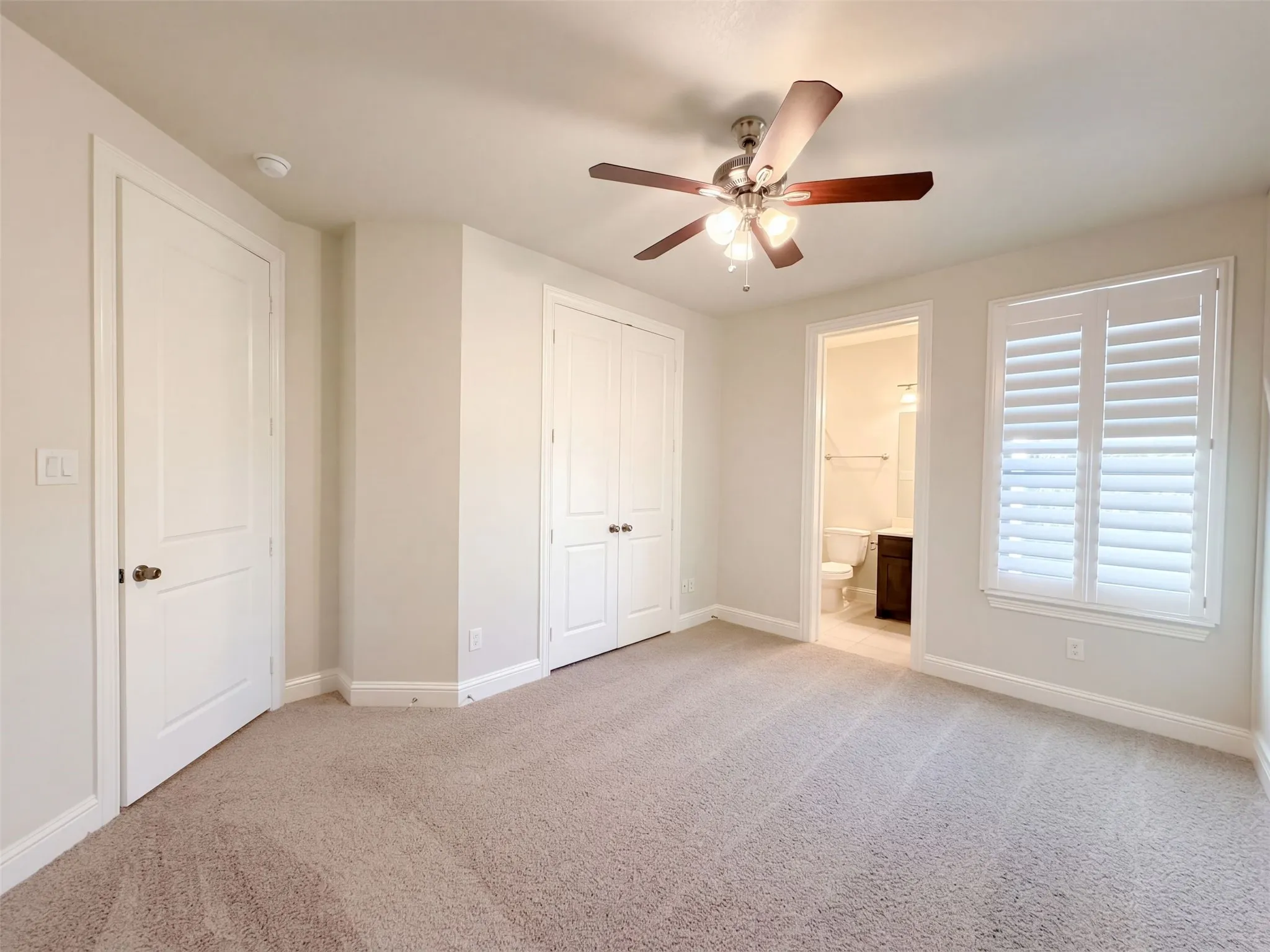Single Family Residence For Sale in Ellis County , 1505 Hudson Drive, Ennis, Texas 75119, 5 Bedroom, 5 Bathroom, 3 Garage spaces, 4,252 Sqft, built in 2018, mls#21407567, Real Estate Agent in Ennis, Homes For Sale in Ellis county, Homes For Sale in Ennis, Realtor in Ennis Texas, Real Estate Brokerage Independent Realty Texas, Luminita Cordes Realtor