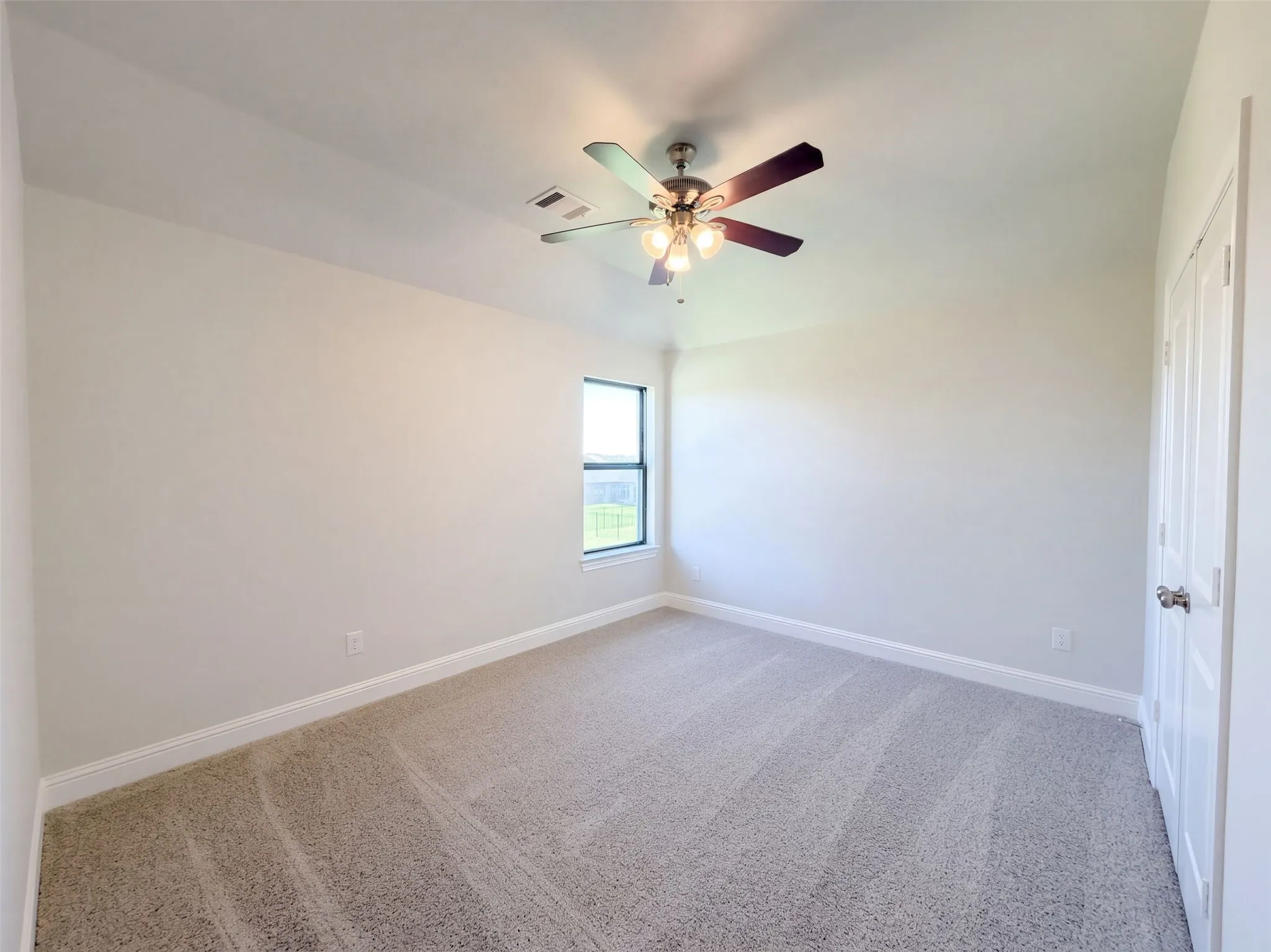 Single Family Residence For Sale in Ellis County , 1505 Hudson Drive, Ennis, Texas 75119, 5 Bedroom, 5 Bathroom, 3 Garage spaces, 4,252 Sqft, built in 2018, mls#21407567, Real Estate Agent in Ennis, Homes For Sale in Ellis county, Homes For Sale in Ennis, Realtor in Ennis Texas, Real Estate Brokerage Independent Realty Texas, Luminita Cordes Realtor