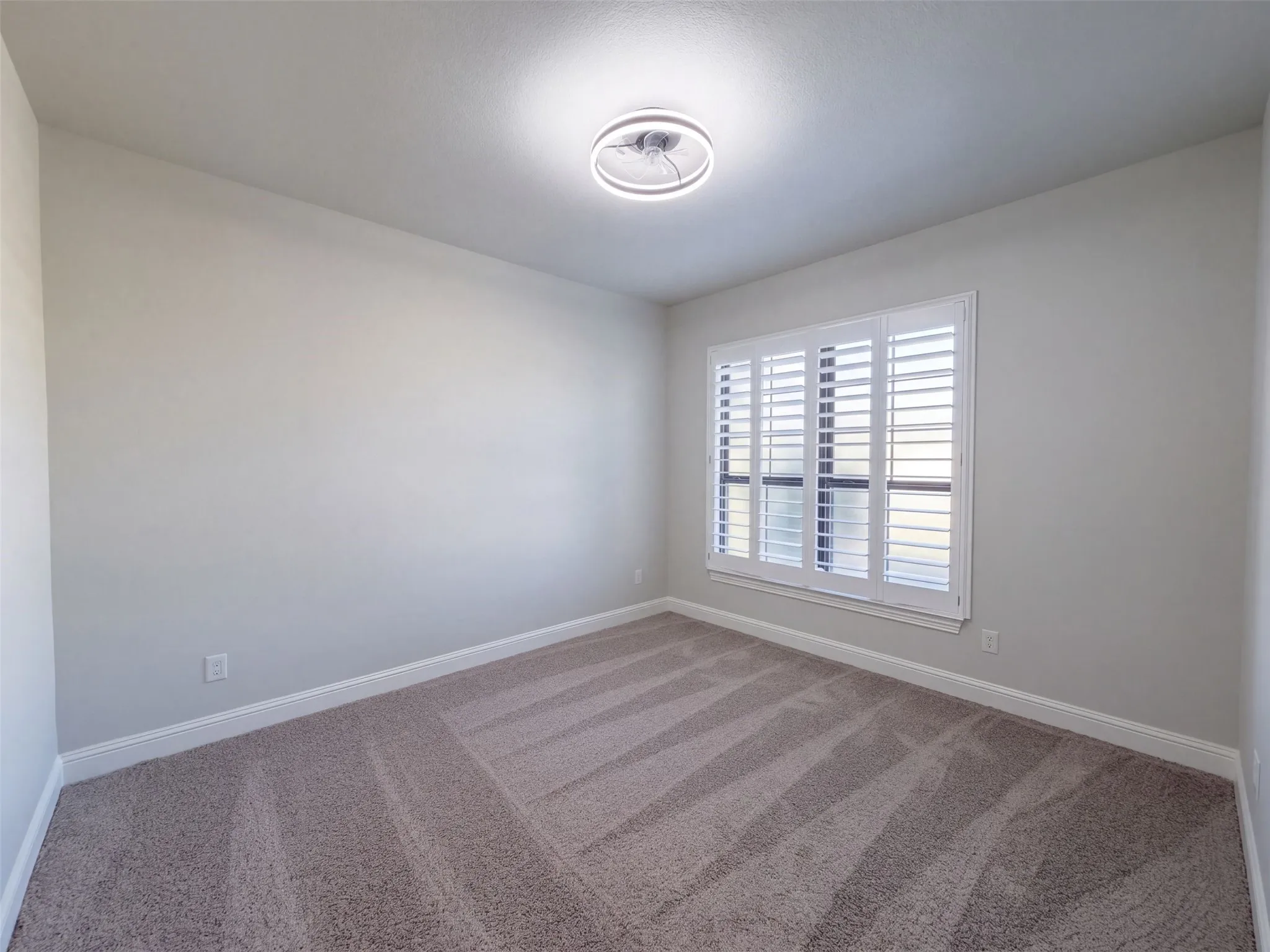 Single Family Residence For Sale in Ellis County , 1505 Hudson Drive, Ennis, Texas 75119, 5 Bedroom, 5 Bathroom, 3 Garage spaces, 4,252 Sqft, built in 2018, mls#21407567, Real Estate Agent in Ennis, Homes For Sale in Ellis county, Homes For Sale in Ennis, Realtor in Ennis Texas, Real Estate Brokerage Independent Realty Texas, Luminita Cordes Realtor