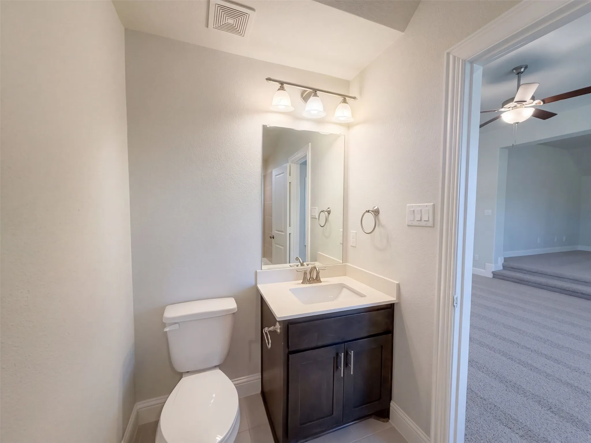 Single Family Residence For Sale in Ellis County , 1505 Hudson Drive, Ennis, Texas 75119, 5 Bedroom, 5 Bathroom, 3 Garage spaces, 4,252 Sqft, built in 2018, mls#21407567, Real Estate Agent in Ennis, Homes For Sale in Ellis county, Homes For Sale in Ennis, Realtor in Ennis Texas, Real Estate Brokerage Independent Realty Texas, Luminita Cordes Realtor