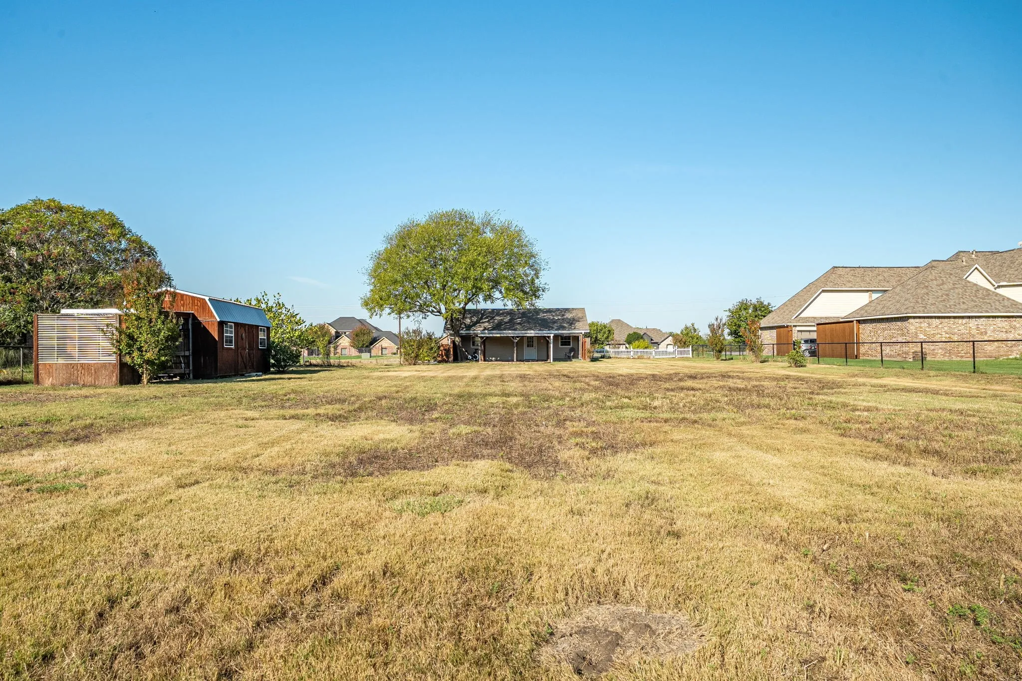 Single Family Residence For Sale in Collin County , 4344 COUNTY ROAD 463, Princeton, Texas 75407, 1 Bedroom, 1 Bathroom, Garage spaces, 864 Sqft, built in 1997, mls#21407228, Real Estate Agent in Princeton, Homes For Sale in Collin county, Homes For Sale in Princeton, Realtor in Princeton Texas, Real Estate Brokerage Independent Realty Texas, Luminita Cordes Realtor