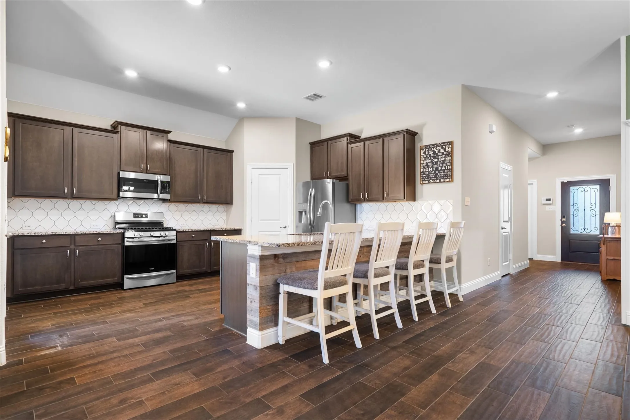 Single Family Residence For Sale in Denton County , 11416 Blaze Street, Aubrey, Texas 76227, 3 Bedroom, 2 Bathroom, 2 Garage spaces, 1,793 Sqft, built in 2019, mls#21408145, Real Estate Agent in Aubrey, Homes For Sale in Denton county, Homes For Sale in Aubrey, Realtor in Aubrey Texas, Real Estate Brokerage Independent Realty Texas, Luminita Cordes Realtor
