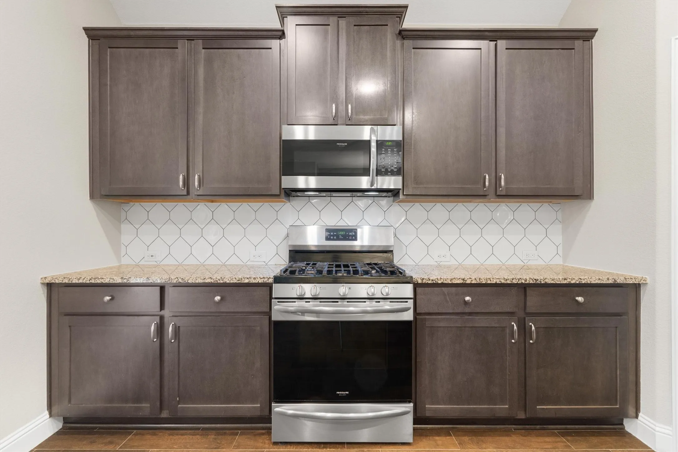 Single Family Residence For Sale in Denton County , 11416 Blaze Street, Aubrey, Texas 76227, 3 Bedroom, 2 Bathroom, 2 Garage spaces, 1,793 Sqft, built in 2019, mls#21408145, Real Estate Agent in Aubrey, Homes For Sale in Denton county, Homes For Sale in Aubrey, Realtor in Aubrey Texas, Real Estate Brokerage Independent Realty Texas, Luminita Cordes Realtor