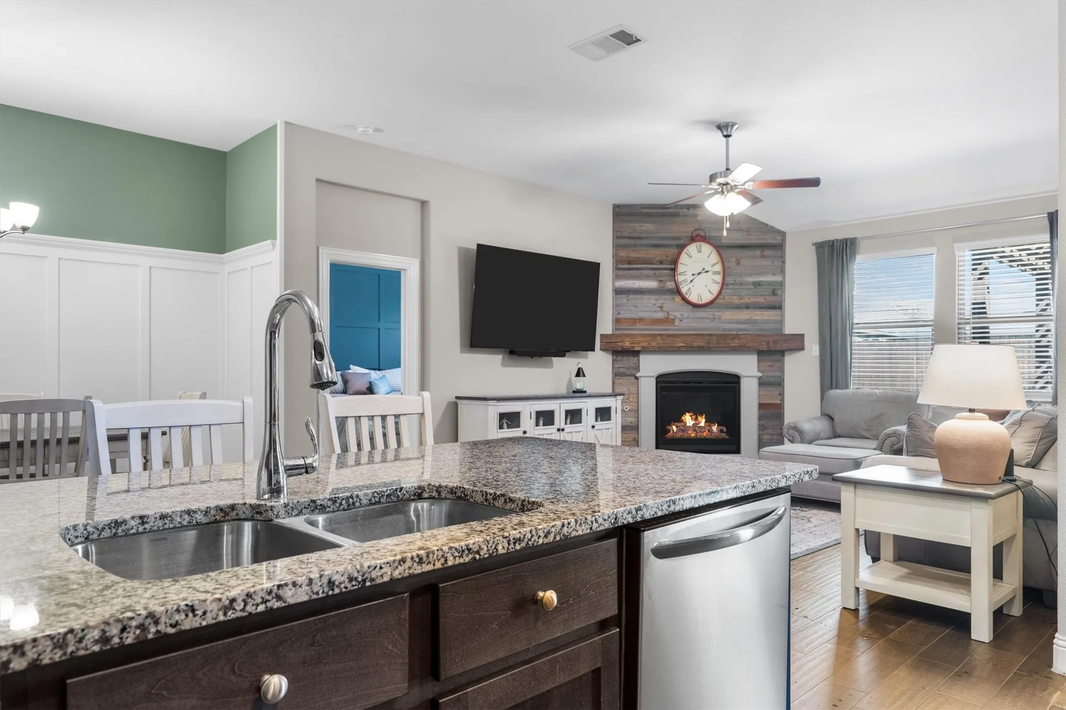 Single Family Residence For Sale in Denton County , 11416 Blaze Street, Aubrey, Texas 76227, 3 Bedroom, 2 Bathroom, 2 Garage spaces, 1,793 Sqft, built in 2019, mls#21408145, Real Estate Agent in Aubrey, Homes For Sale in Denton county, Homes For Sale in Aubrey, Realtor in Aubrey Texas, Real Estate Brokerage Independent Realty Texas, Luminita Cordes Realtor