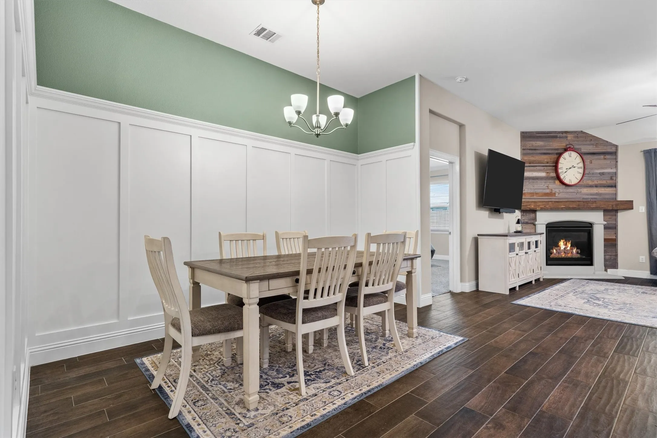 Single Family Residence For Sale in Denton County , 11416 Blaze Street, Aubrey, Texas 76227, 3 Bedroom, 2 Bathroom, 2 Garage spaces, 1,793 Sqft, built in 2019, mls#21408145, Real Estate Agent in Aubrey, Homes For Sale in Denton county, Homes For Sale in Aubrey, Realtor in Aubrey Texas, Real Estate Brokerage Independent Realty Texas, Luminita Cordes Realtor