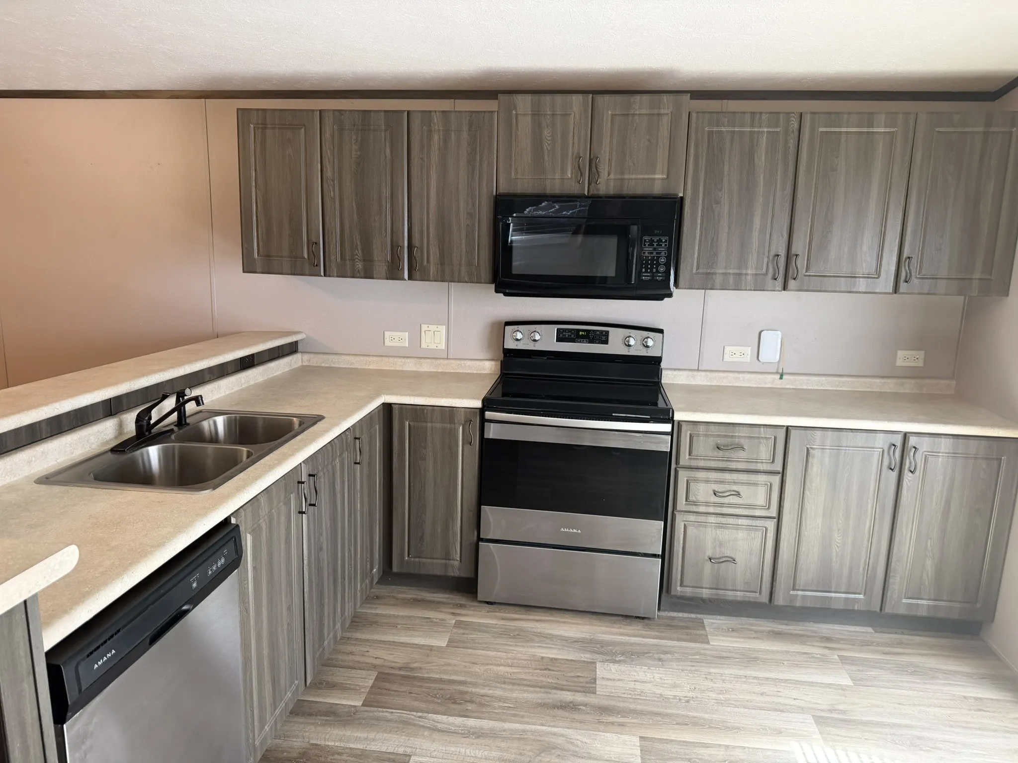 Mobile Home For Sale in Wood County , 700 Choctaw, Quitman, Texas 75783, 2 Bedroom, 1 Bathroom, Garage spaces, 896 Sqft, built in 2022, mls#21408256, Real Estate Agent in Quitman, Homes For Sale in Wood county, Homes For Sale in Quitman, Realtor in Quitman Texas, Real Estate Brokerage Independent Realty Texas, Luminita Cordes Realtor