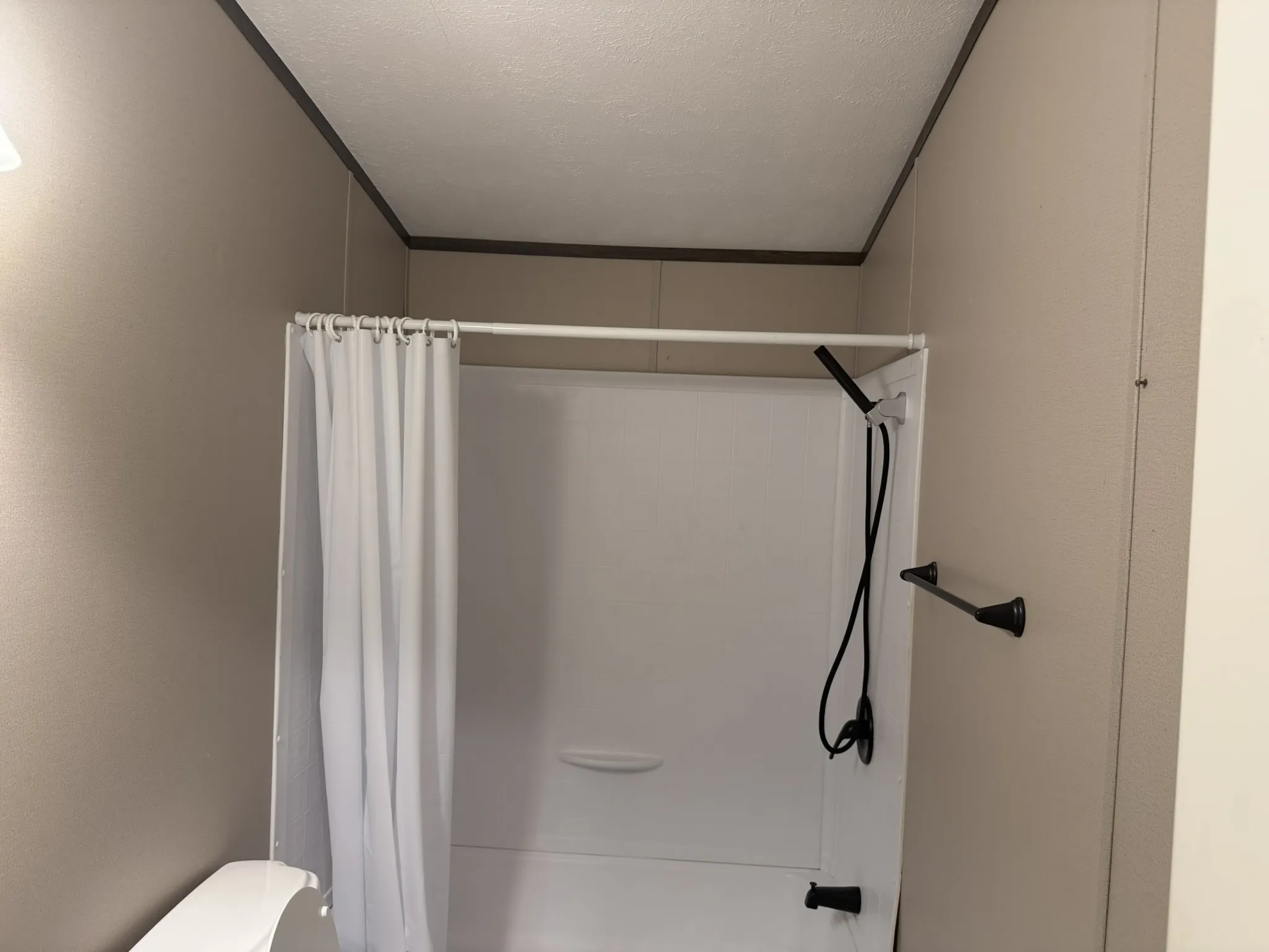 Mobile Home For Sale in Wood County , 700 Choctaw, Quitman, Texas 75783, 2 Bedroom, 1 Bathroom, Garage spaces, 896 Sqft, built in 2022, mls#21408256, Real Estate Agent in Quitman, Homes For Sale in Wood county, Homes For Sale in Quitman, Realtor in Quitman Texas, Real Estate Brokerage Independent Realty Texas, Luminita Cordes Realtor