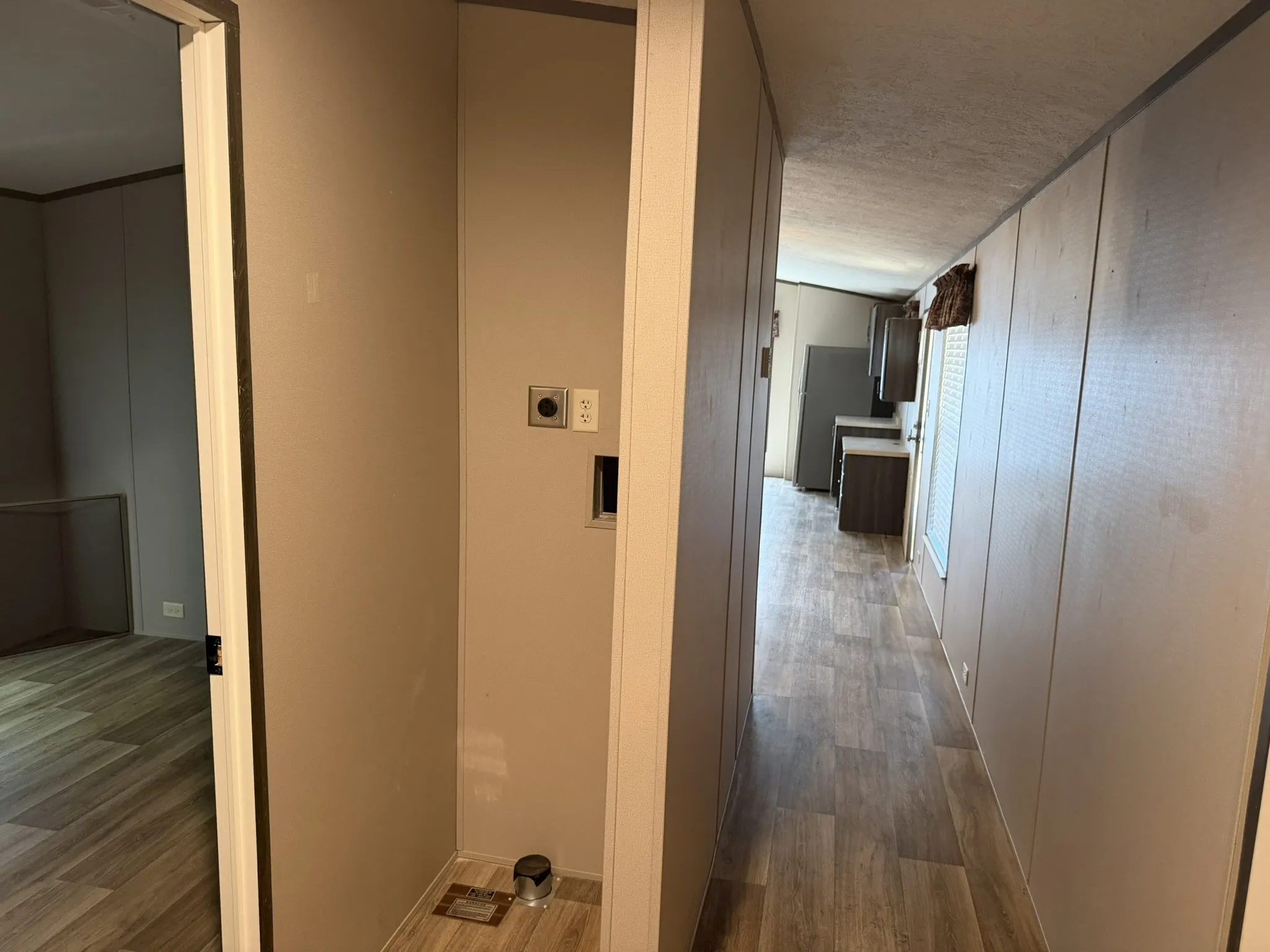 Mobile Home For Sale in Wood County , 700 Choctaw, Quitman, Texas 75783, 2 Bedroom, 1 Bathroom, Garage spaces, 896 Sqft, built in 2022, mls#21408256, Real Estate Agent in Quitman, Homes For Sale in Wood county, Homes For Sale in Quitman, Realtor in Quitman Texas, Real Estate Brokerage Independent Realty Texas, Luminita Cordes Realtor