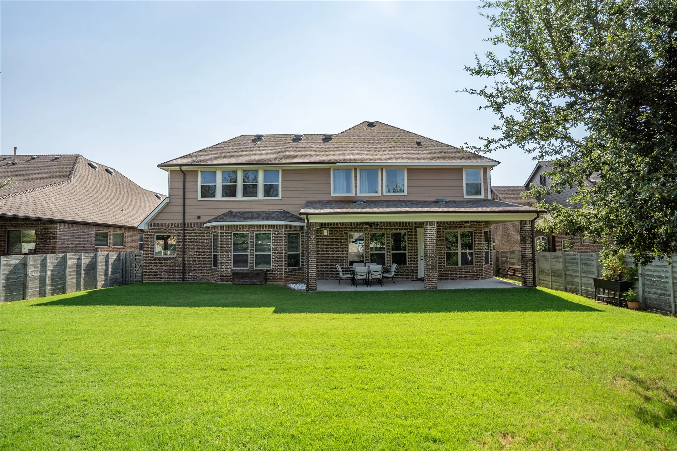Single Family Residence For Sale in Denton County , 1305 5th Street, Argyle, Texas 76226, 6 Bedroom, 4 Bathroom, 2 Garage spaces, 4,376 Sqft, built in 2014, mls#21406463, Real Estate Agent in Argyle, Homes For Sale in Denton county, Homes For Sale in Argyle, Realtor in Argyle Texas, Real Estate Brokerage Independent Realty Texas, Luminita Cordes Realtor