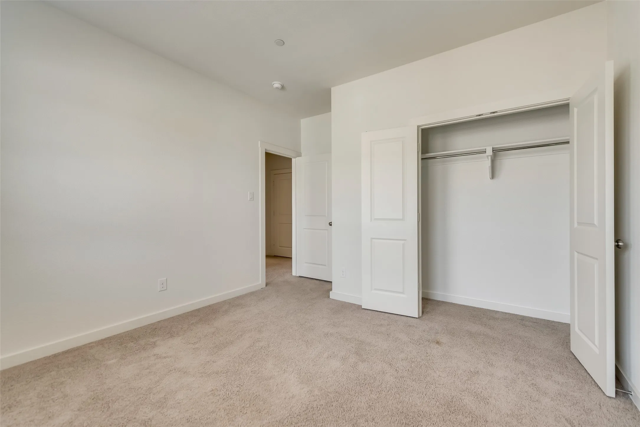 Townhouse For Rent in Denton County , 2709 Splendor Drive, Little Elm, Texas 75068, 3 Bedroom, 2 Bathroom, 2 Garage spaces, 1,682 Sqft, built in 2019, mls#21408259, Real Estate Agent in Little Elm, Homes For Rent in Denton county, Homes For Rent in Little Elm, Realtor in Little Elm Texas, Real Estate Brokerage Independent Realty Texas, Luminita Cordes Realtor