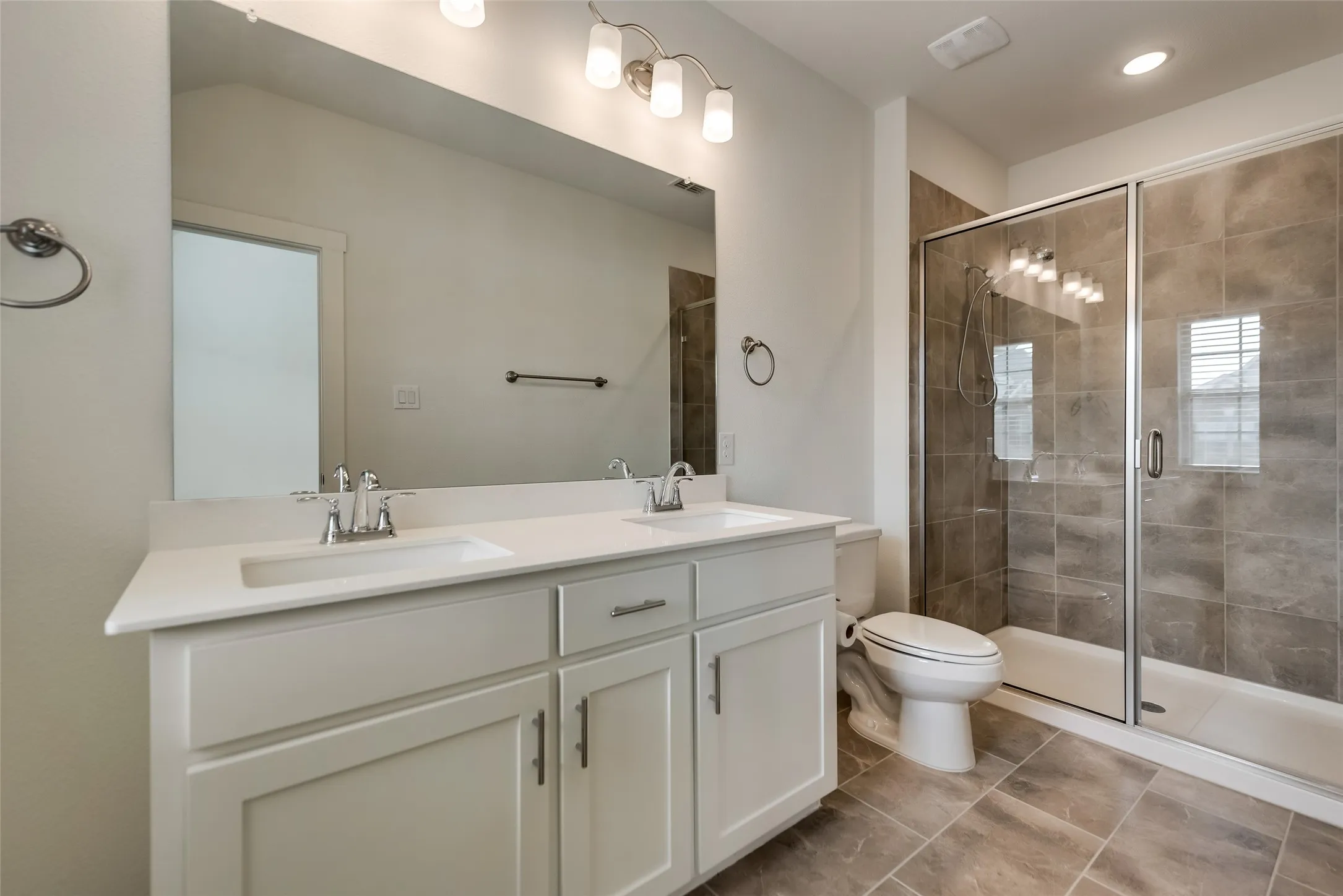 Townhouse For Rent in Denton County , 2709 Splendor Drive, Little Elm, Texas 75068, 3 Bedroom, 2 Bathroom, 2 Garage spaces, 1,682 Sqft, built in 2019, mls#21408259, Real Estate Agent in Little Elm, Homes For Rent in Denton county, Homes For Rent in Little Elm, Realtor in Little Elm Texas, Real Estate Brokerage Independent Realty Texas, Luminita Cordes Realtor