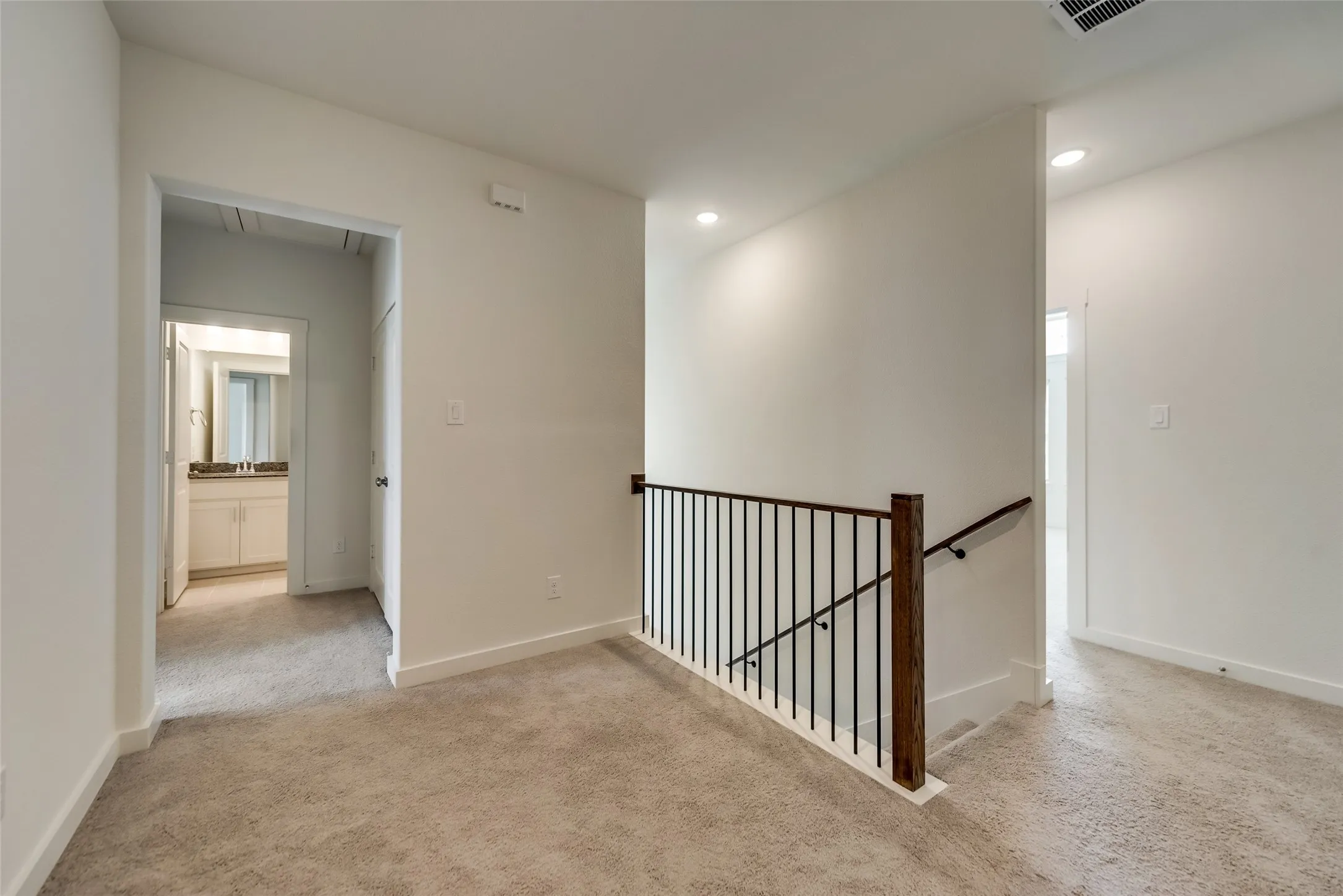 Townhouse For Rent in Denton County , 2709 Splendor Drive, Little Elm, Texas 75068, 3 Bedroom, 2 Bathroom, 2 Garage spaces, 1,682 Sqft, built in 2019, mls#21408259, Real Estate Agent in Little Elm, Homes For Rent in Denton county, Homes For Rent in Little Elm, Realtor in Little Elm Texas, Real Estate Brokerage Independent Realty Texas, Luminita Cordes Realtor