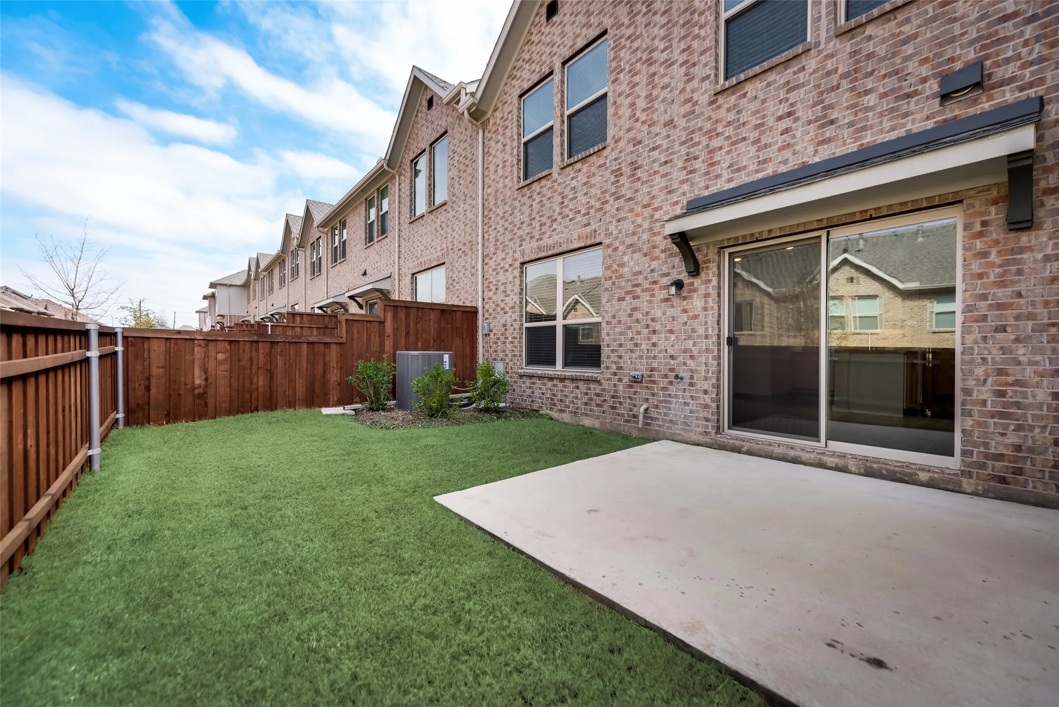 Townhouse For Rent in Denton County , 2709 Splendor Drive, Little Elm, Texas 75068, 3 Bedroom, 2 Bathroom, 2 Garage spaces, 1,682 Sqft, built in 2019, mls#21408259, Real Estate Agent in Little Elm, Homes For Rent in Denton county, Homes For Rent in Little Elm, Realtor in Little Elm Texas, Real Estate Brokerage Independent Realty Texas, Luminita Cordes Realtor