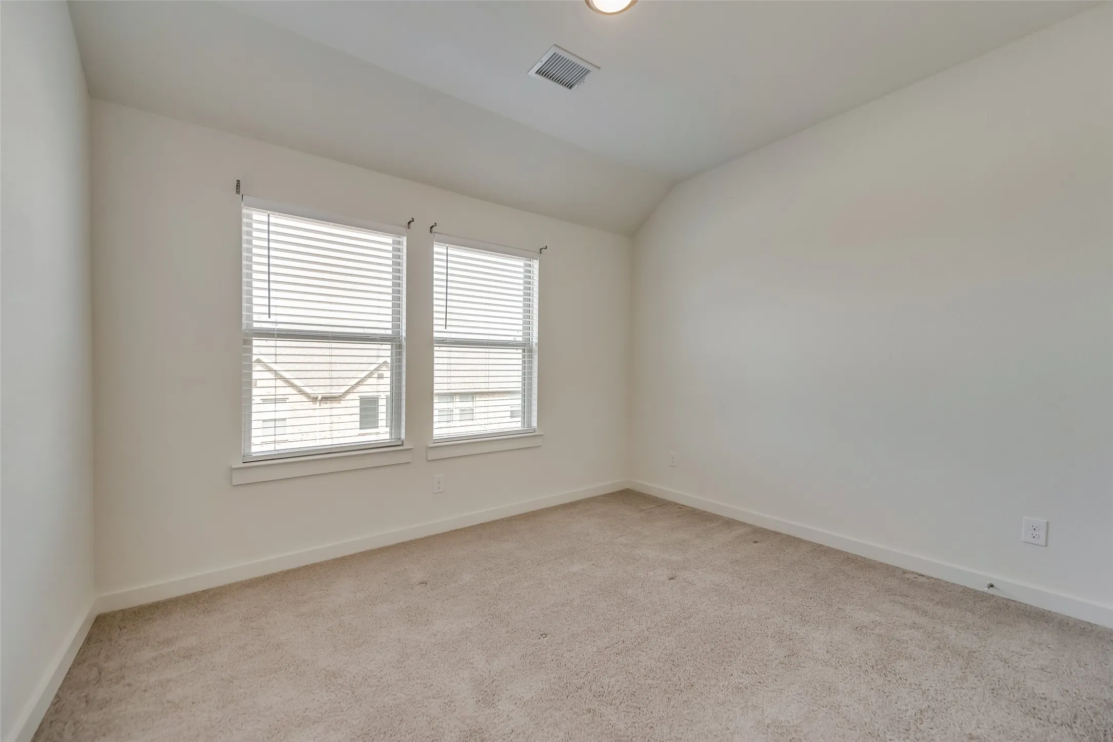 Townhouse For Rent in Denton County , 2709 Splendor Drive, Little Elm, Texas 75068, 3 Bedroom, 2 Bathroom, 2 Garage spaces, 1,682 Sqft, built in 2019, mls#21408259, Real Estate Agent in Little Elm, Homes For Rent in Denton county, Homes For Rent in Little Elm, Realtor in Little Elm Texas, Real Estate Brokerage Independent Realty Texas, Luminita Cordes Realtor