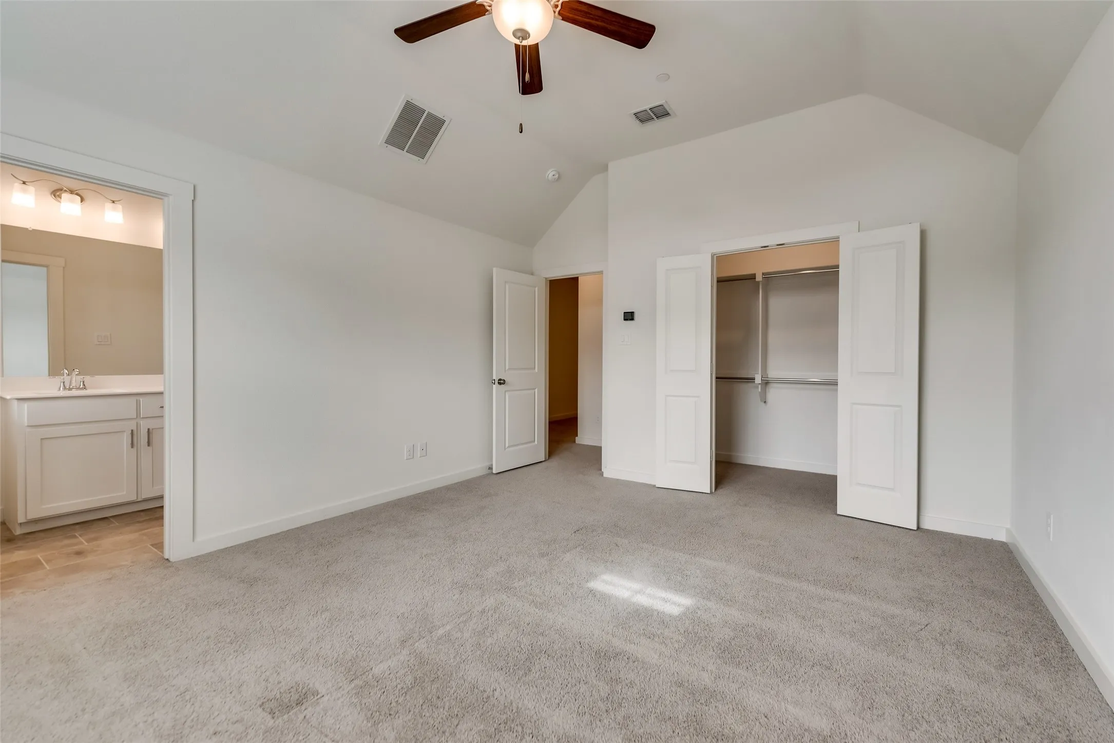 Townhouse For Rent in Denton County , 2709 Splendor Drive, Little Elm, Texas 75068, 3 Bedroom, 2 Bathroom, 2 Garage spaces, 1,682 Sqft, built in 2019, mls#21408259, Real Estate Agent in Little Elm, Homes For Rent in Denton county, Homes For Rent in Little Elm, Realtor in Little Elm Texas, Real Estate Brokerage Independent Realty Texas, Luminita Cordes Realtor