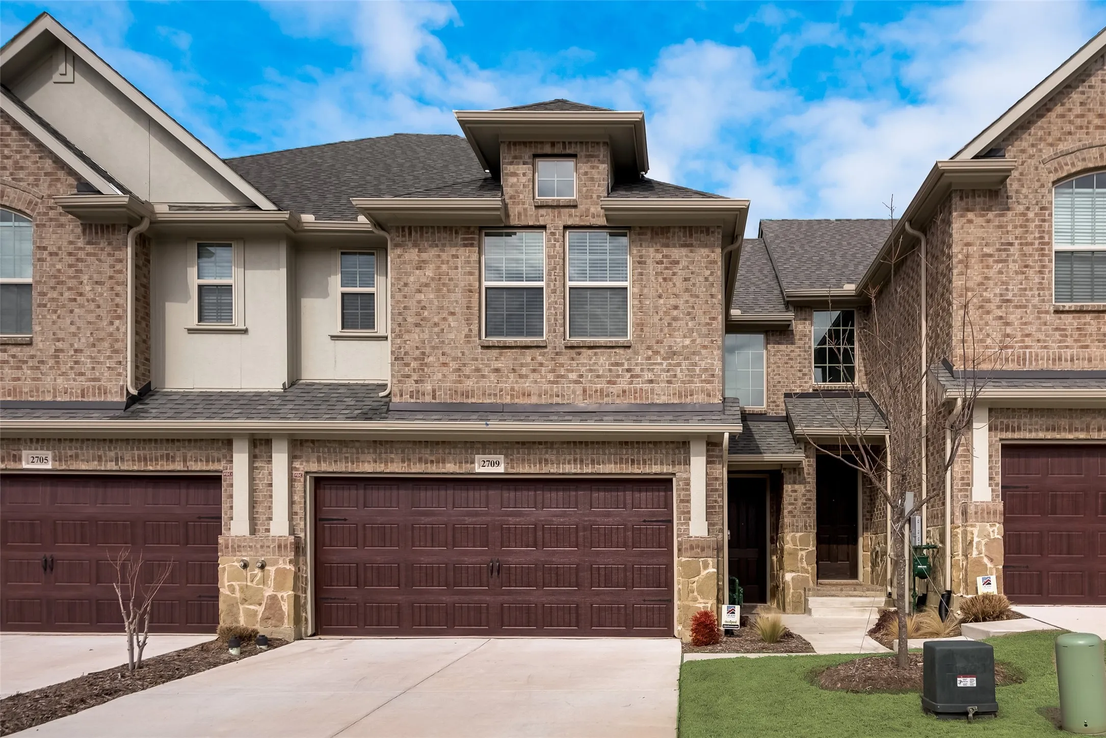 Townhouse For Rent in Denton County , 2709 Splendor Drive, Little Elm, Texas 75068, 3 Bedroom, 2 Bathroom, 2 Garage spaces, 1,682 Sqft, built in 2019, mls#21408259, Real Estate Agent in Little Elm, Homes For Rent in Denton county, Homes For Rent in Little Elm, Realtor in Little Elm Texas, Real Estate Brokerage Independent Realty Texas, Luminita Cordes Realtor