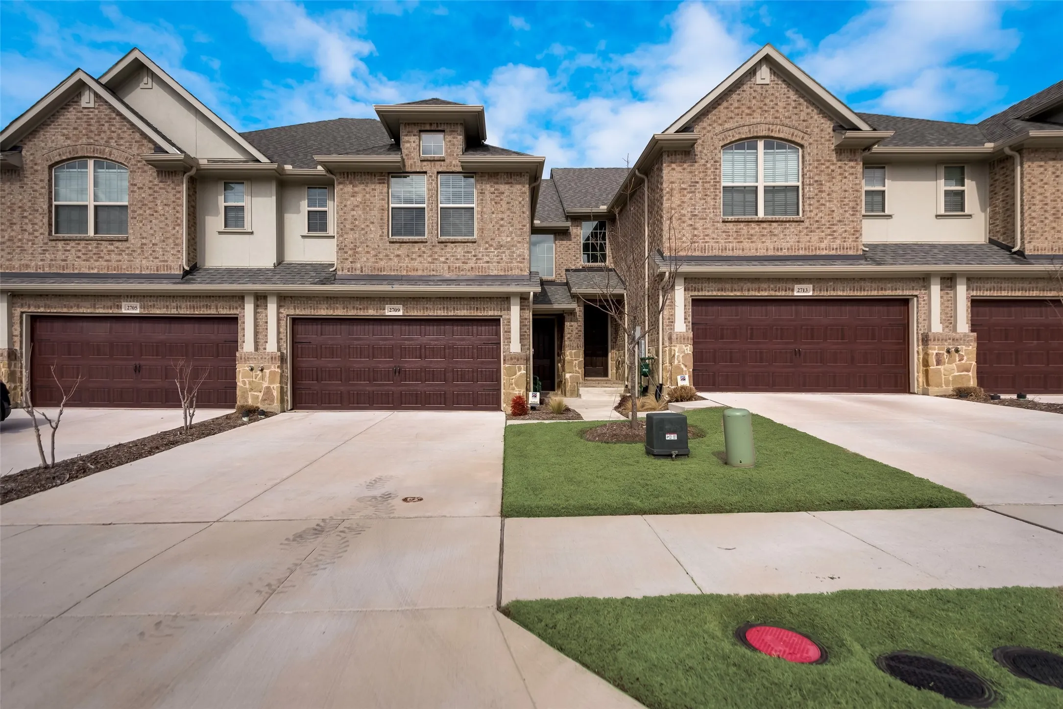 Townhouse For Rent in Denton County , 2709 Splendor Drive, Little Elm, Texas 75068, 3 Bedroom, 2 Bathroom, 2 Garage spaces, 1,682 Sqft, built in 2019, mls#21408259, Real Estate Agent in Little Elm, Homes For Rent in Denton county, Homes For Rent in Little Elm, Realtor in Little Elm Texas, Real Estate Brokerage Independent Realty Texas, Luminita Cordes Realtor