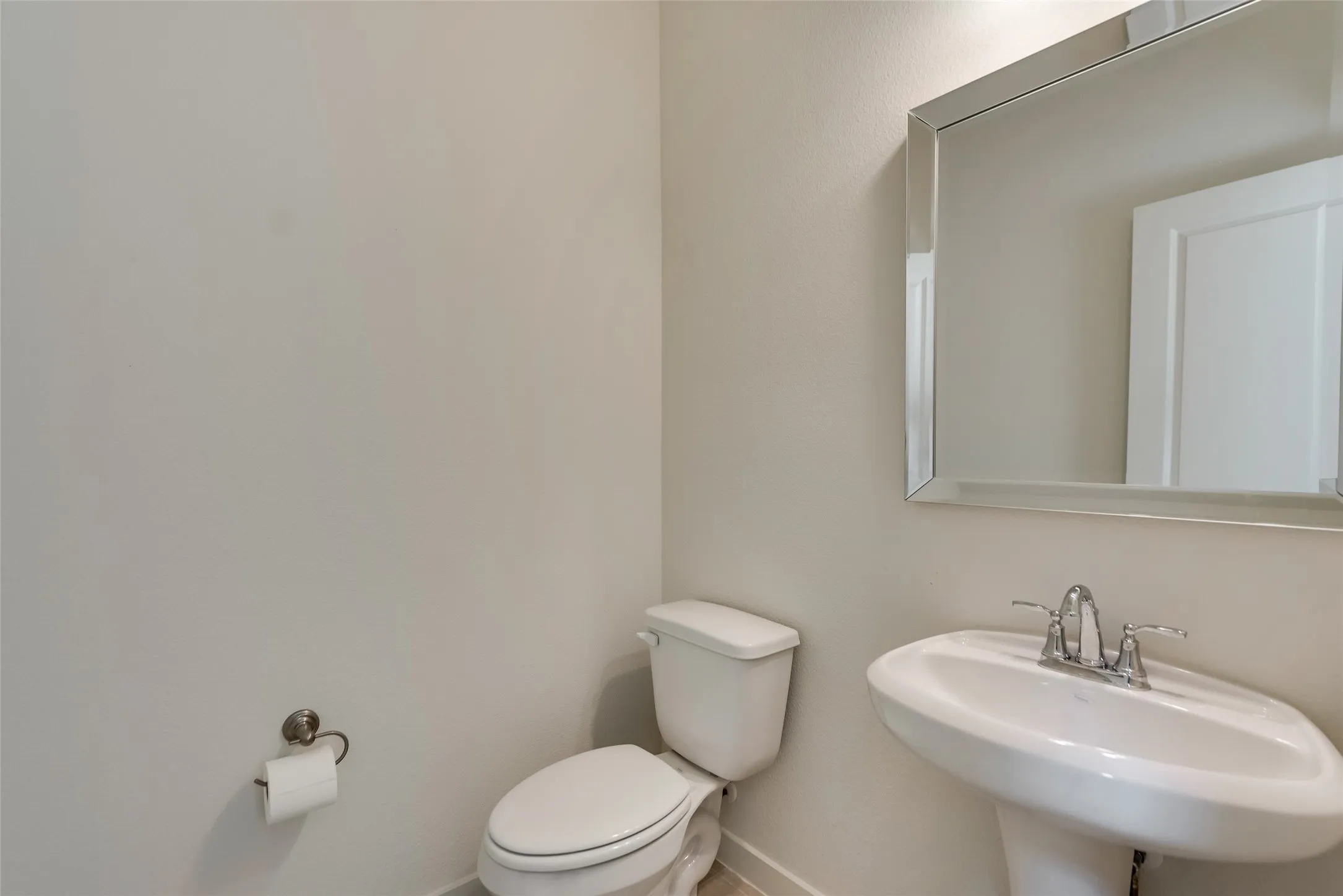Townhouse For Rent in Denton County , 2709 Splendor Drive, Little Elm, Texas 75068, 3 Bedroom, 2 Bathroom, 2 Garage spaces, 1,682 Sqft, built in 2019, mls#21408259, Real Estate Agent in Little Elm, Homes For Rent in Denton county, Homes For Rent in Little Elm, Realtor in Little Elm Texas, Real Estate Brokerage Independent Realty Texas, Luminita Cordes Realtor