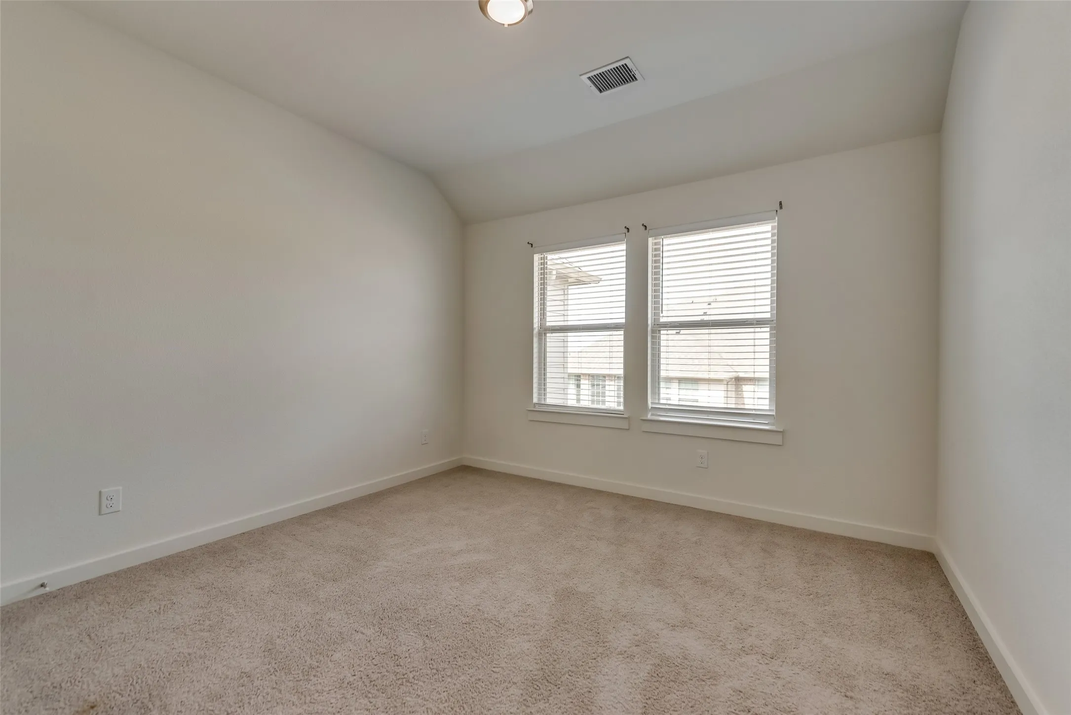 Townhouse For Rent in Denton County , 2709 Splendor Drive, Little Elm, Texas 75068, 3 Bedroom, 2 Bathroom, 2 Garage spaces, 1,682 Sqft, built in 2019, mls#21408259, Real Estate Agent in Little Elm, Homes For Rent in Denton county, Homes For Rent in Little Elm, Realtor in Little Elm Texas, Real Estate Brokerage Independent Realty Texas, Luminita Cordes Realtor