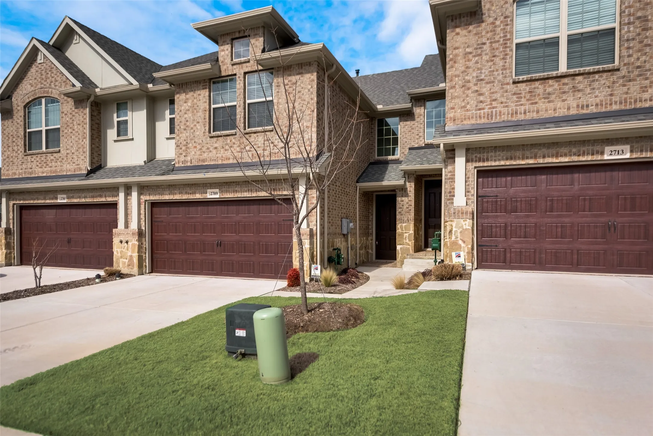 Townhouse For Rent in Denton County , 2709 Splendor Drive, Little Elm, Texas 75068, 3 Bedroom, 2 Bathroom, 2 Garage spaces, 1,682 Sqft, built in 2019, mls#21408259, Real Estate Agent in Little Elm, Homes For Rent in Denton county, Homes For Rent in Little Elm, Realtor in Little Elm Texas, Real Estate Brokerage Independent Realty Texas, Luminita Cordes Realtor