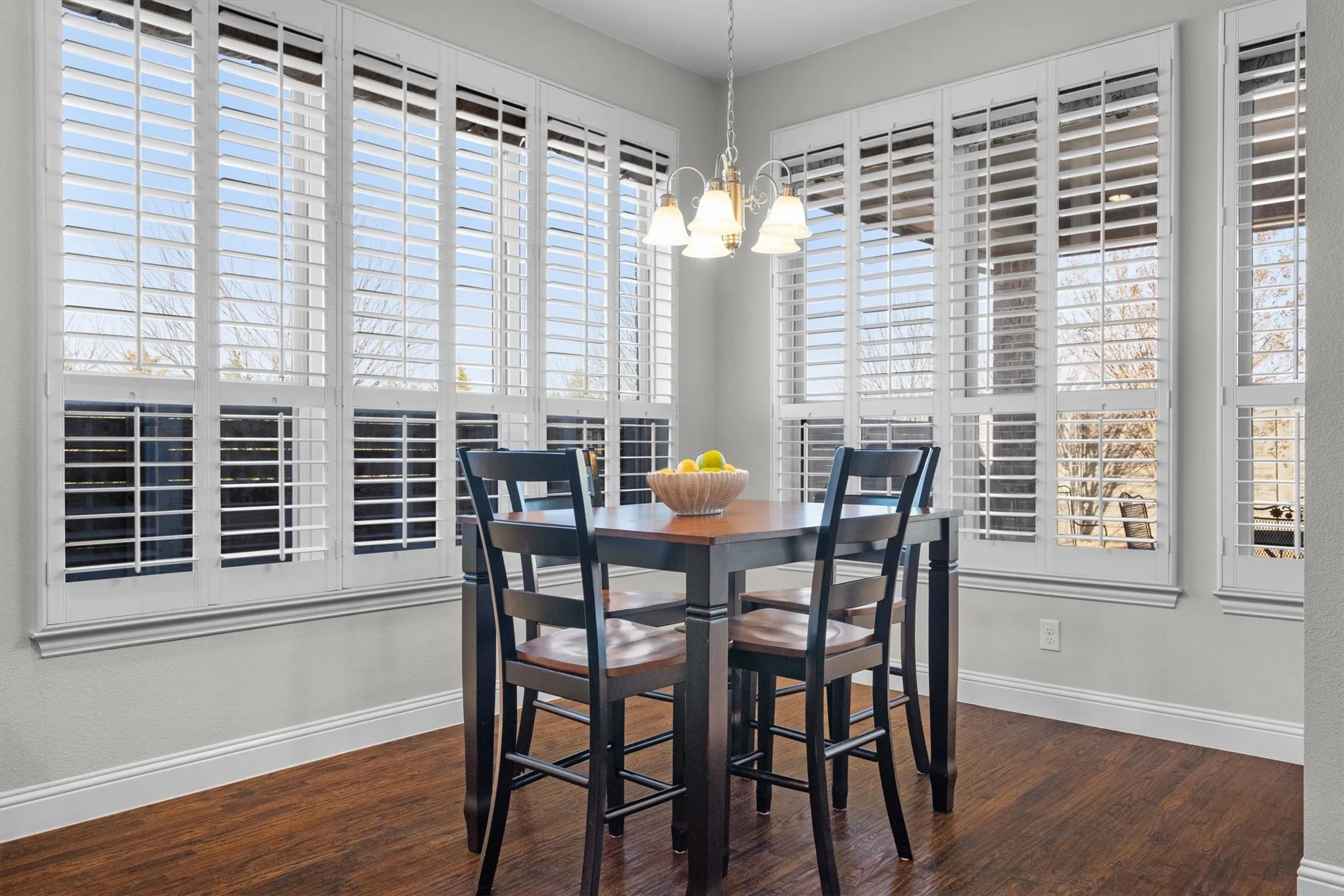 Single Family Residence For Sale in Denton County , 236 Sunrise Drive, Argyle, Texas 76226, 4 Bedroom, 4 Bathroom, 3 Garage spaces, 3,055 Sqft, built in 2014, mls#21406412, Real Estate Agent in Argyle, Homes For Sale in Denton county, Homes For Sale in Argyle, Realtor in Argyle Texas, Real Estate Brokerage Independent Realty Texas, Luminita Cordes Realtor