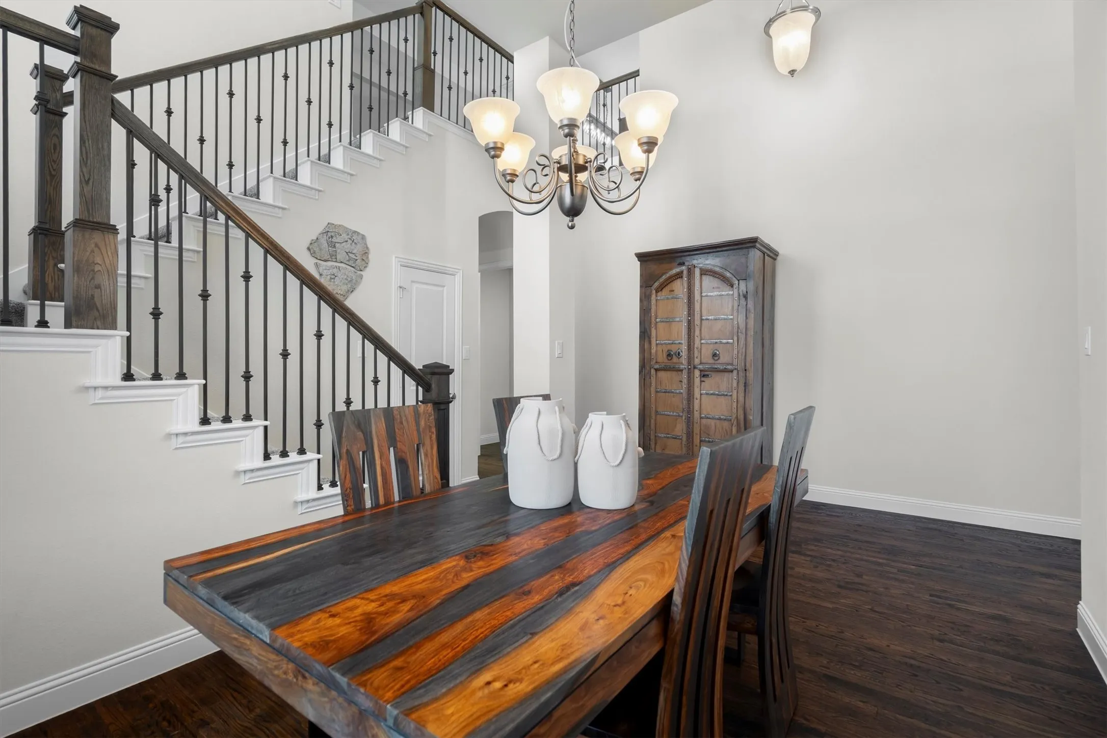 Single Family Residence For Sale in Denton County , 236 Sunrise Drive, Argyle, Texas 76226, 4 Bedroom, 4 Bathroom, 3 Garage spaces, 3,055 Sqft, built in 2014, mls#21406412, Real Estate Agent in Argyle, Homes For Sale in Denton county, Homes For Sale in Argyle, Realtor in Argyle Texas, Real Estate Brokerage Independent Realty Texas, Luminita Cordes Realtor