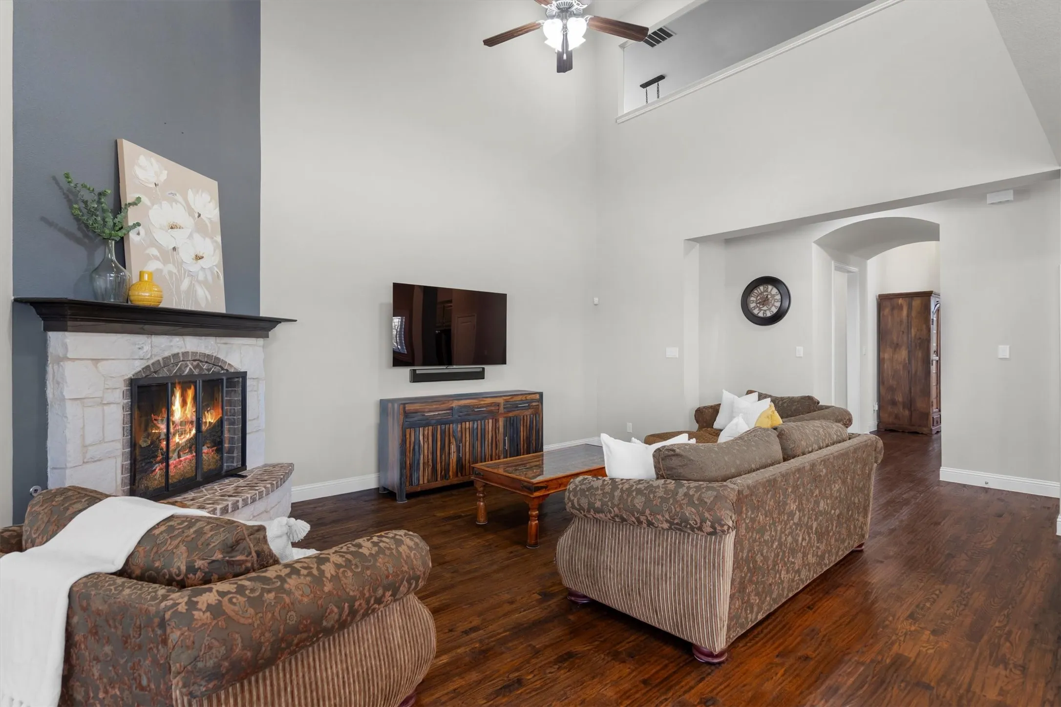 Single Family Residence For Sale in Denton County , 236 Sunrise Drive, Argyle, Texas 76226, 4 Bedroom, 4 Bathroom, 3 Garage spaces, 3,055 Sqft, built in 2014, mls#21406412, Real Estate Agent in Argyle, Homes For Sale in Denton county, Homes For Sale in Argyle, Realtor in Argyle Texas, Real Estate Brokerage Independent Realty Texas, Luminita Cordes Realtor