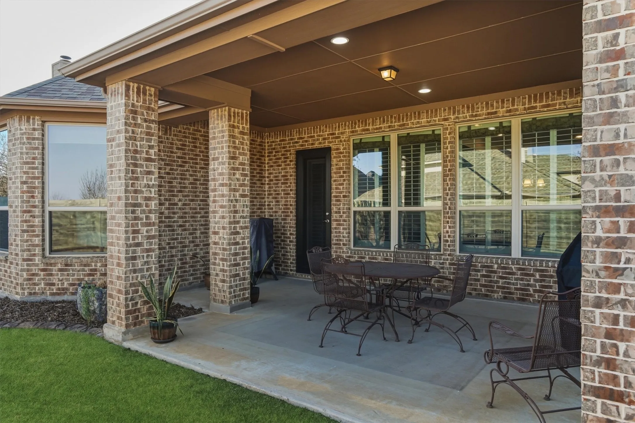 Single Family Residence For Sale in Denton County , 236 Sunrise Drive, Argyle, Texas 76226, 4 Bedroom, 4 Bathroom, 3 Garage spaces, 3,055 Sqft, built in 2014, mls#21406412, Real Estate Agent in Argyle, Homes For Sale in Denton county, Homes For Sale in Argyle, Realtor in Argyle Texas, Real Estate Brokerage Independent Realty Texas, Luminita Cordes Realtor
