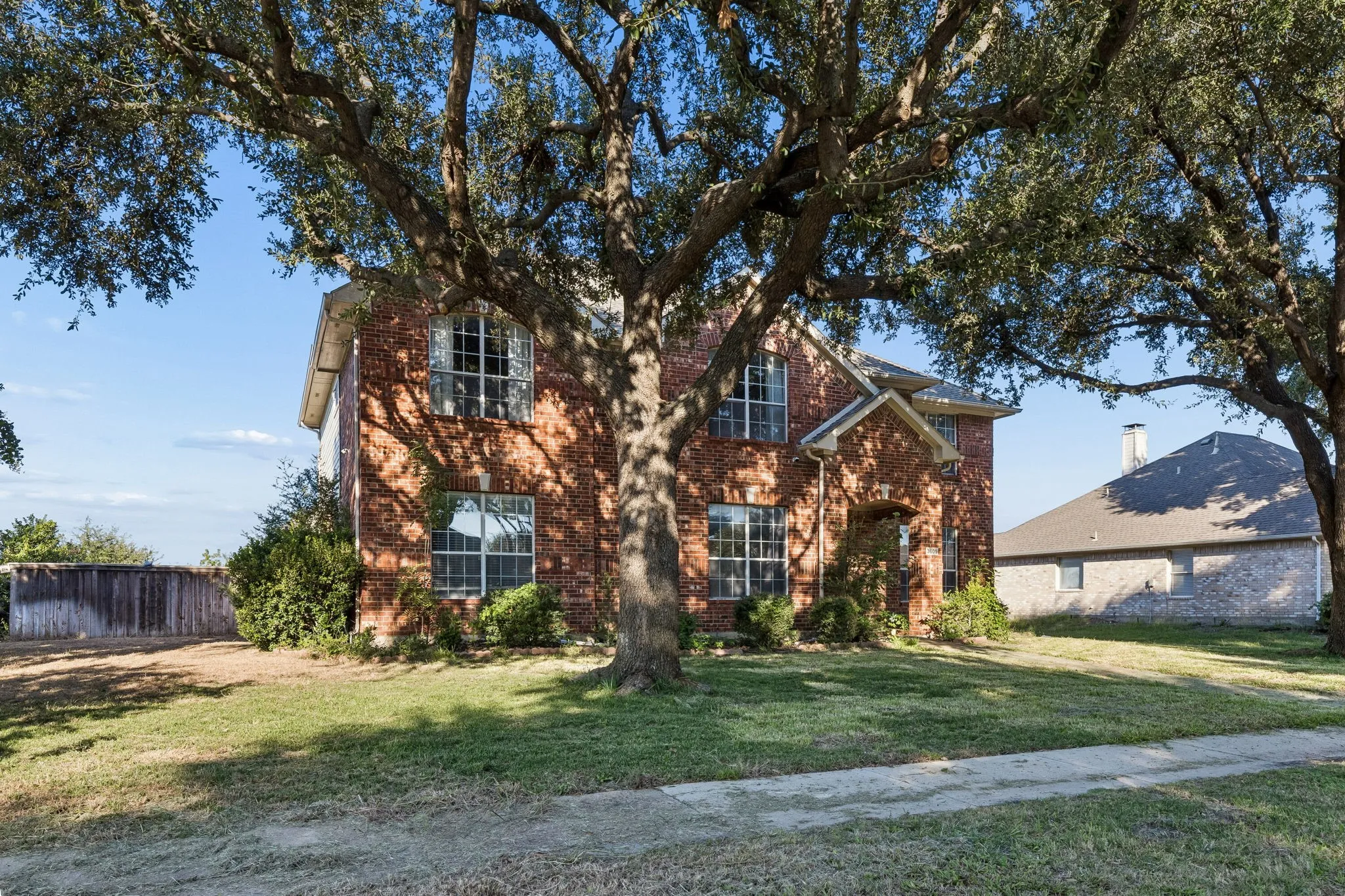 Single Family Residence For Sale in Collin County , 3601 Charleston Drive, Richardson, Texas 75082, 4 Bedroom, 4 Bathroom, 2 Garage spaces, 2,932 Sqft, built in 1998, mls#21406791, Real Estate Agent in Richardson, Homes For Sale in Collin county, Homes For Sale in Richardson, Realtor in Richardson Texas, Real Estate Brokerage Independent Realty Texas, Luminita Cordes Realtor