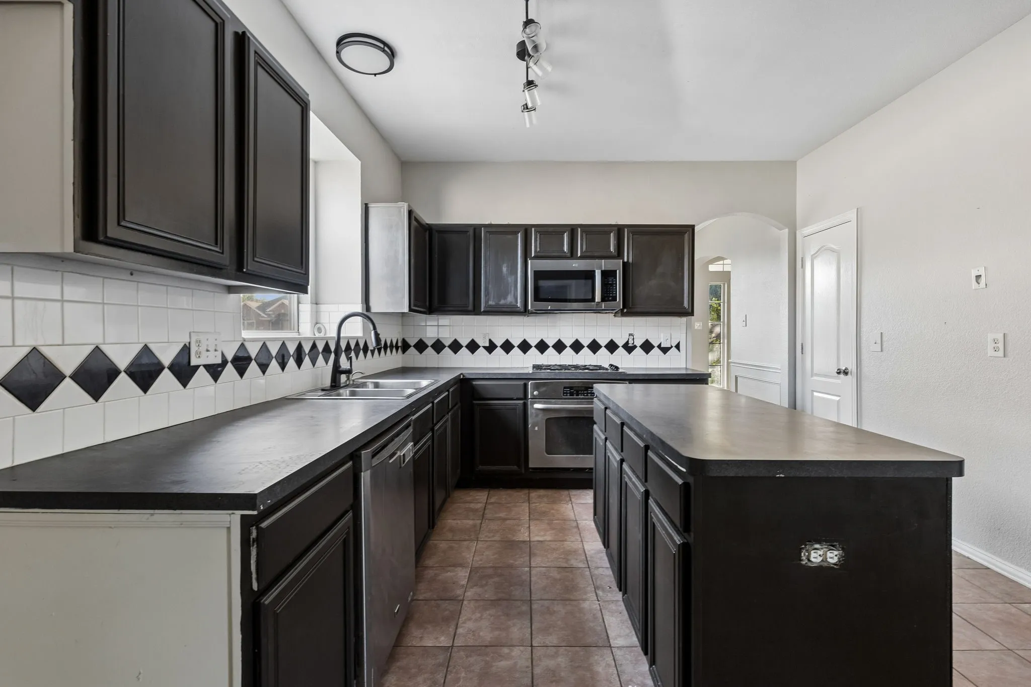 Single Family Residence For Sale in Collin County , 3601 Charleston Drive, Richardson, Texas 75082, 4 Bedroom, 4 Bathroom, 2 Garage spaces, 2,932 Sqft, built in 1998, mls#21406791, Real Estate Agent in Richardson, Homes For Sale in Collin county, Homes For Sale in Richardson, Realtor in Richardson Texas, Real Estate Brokerage Independent Realty Texas, Luminita Cordes Realtor