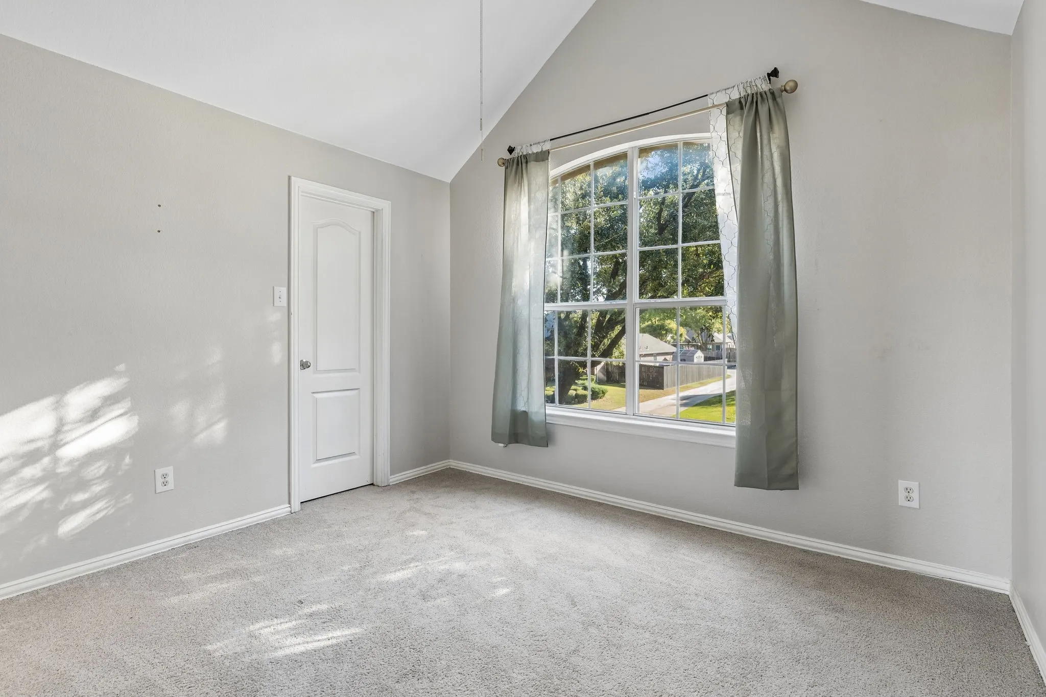 Single Family Residence For Sale in Collin County , 3601 Charleston Drive, Richardson, Texas 75082, 4 Bedroom, 4 Bathroom, 2 Garage spaces, 2,932 Sqft, built in 1998, mls#21406791, Real Estate Agent in Richardson, Homes For Sale in Collin county, Homes For Sale in Richardson, Realtor in Richardson Texas, Real Estate Brokerage Independent Realty Texas, Luminita Cordes Realtor