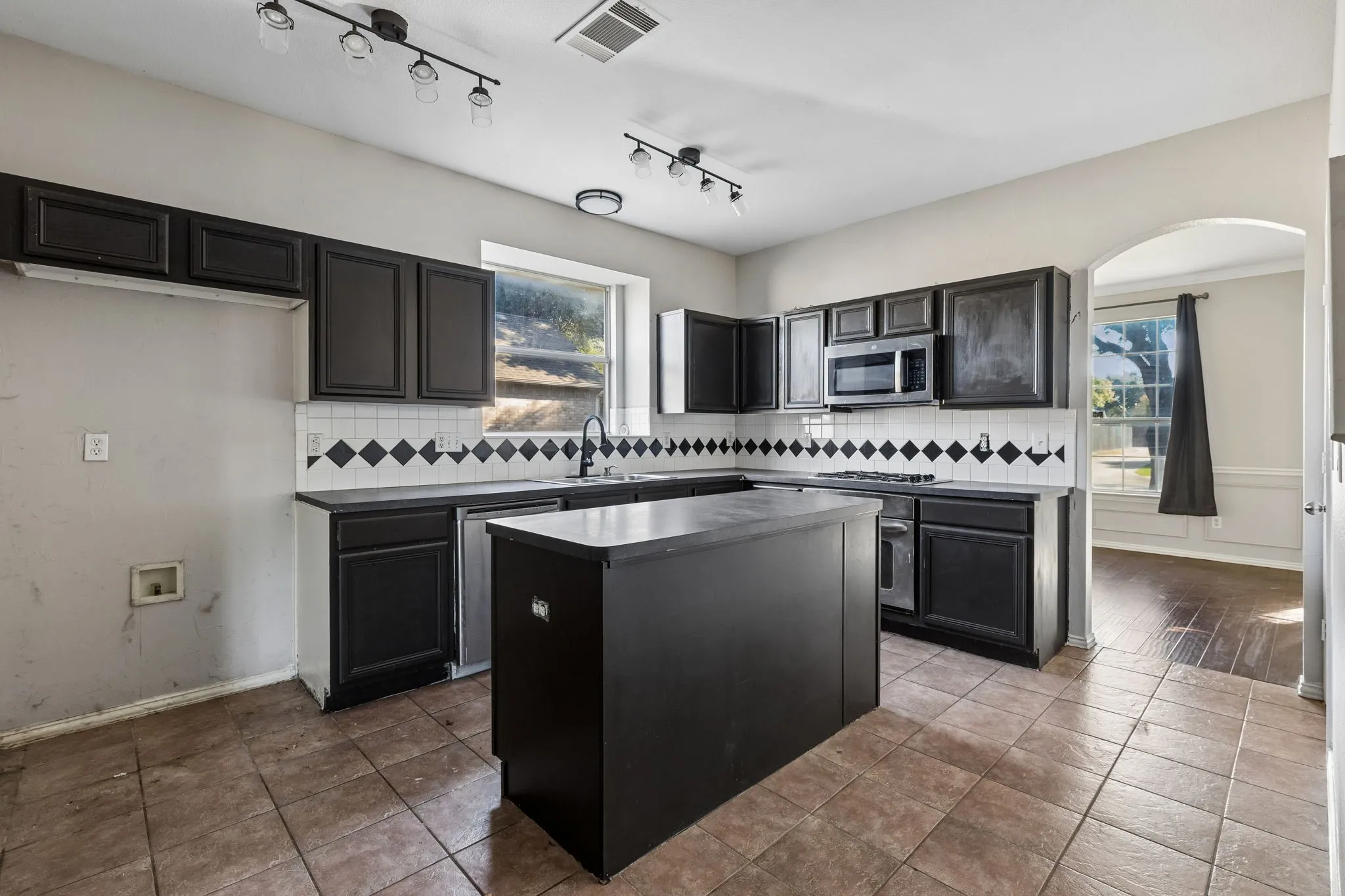 Single Family Residence For Sale in Collin County , 3601 Charleston Drive, Richardson, Texas 75082, 4 Bedroom, 4 Bathroom, 2 Garage spaces, 2,932 Sqft, built in 1998, mls#21406791, Real Estate Agent in Richardson, Homes For Sale in Collin county, Homes For Sale in Richardson, Realtor in Richardson Texas, Real Estate Brokerage Independent Realty Texas, Luminita Cordes Realtor