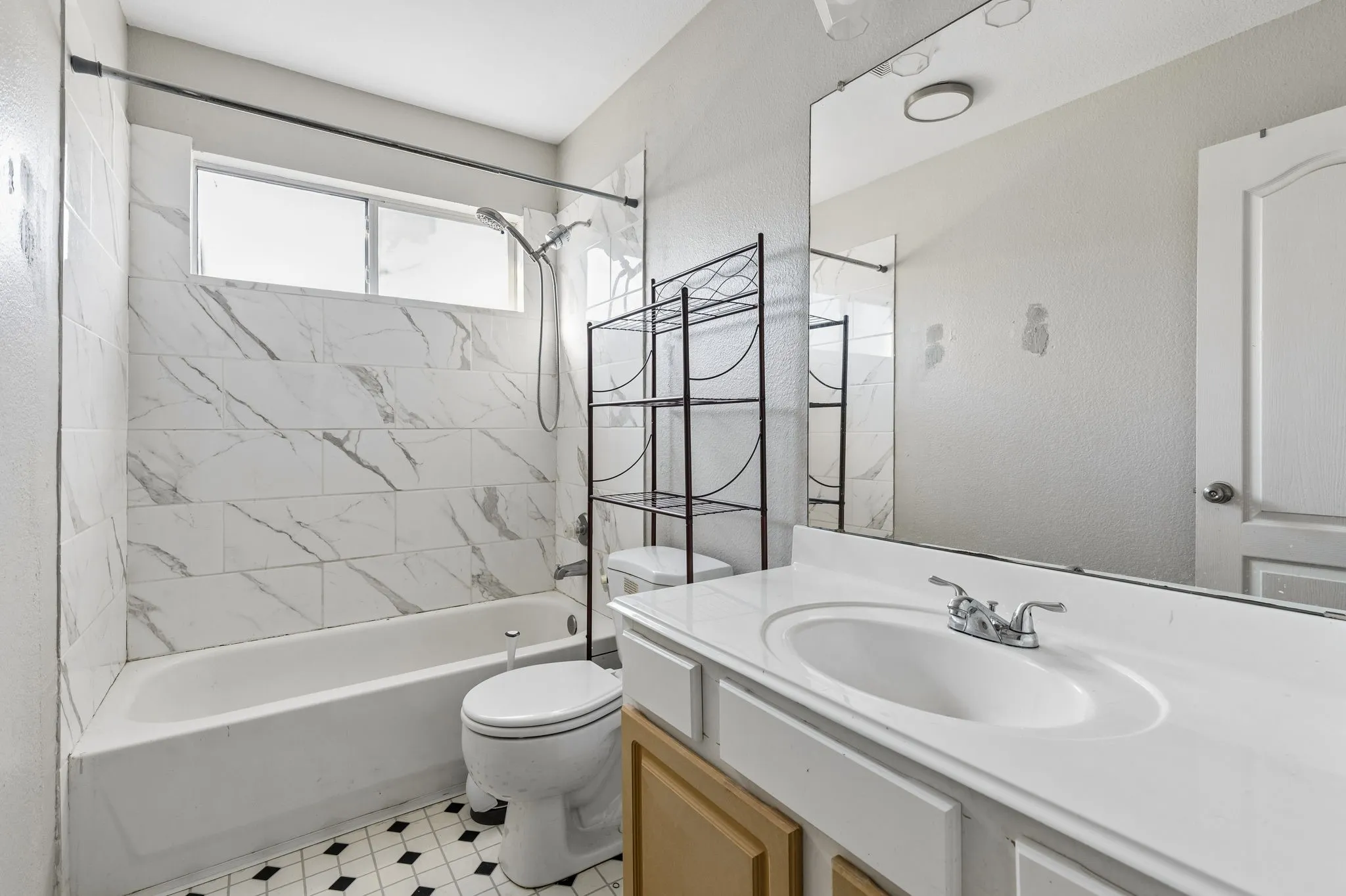 Single Family Residence For Sale in Collin County , 3601 Charleston Drive, Richardson, Texas 75082, 4 Bedroom, 4 Bathroom, 2 Garage spaces, 2,932 Sqft, built in 1998, mls#21406791, Real Estate Agent in Richardson, Homes For Sale in Collin county, Homes For Sale in Richardson, Realtor in Richardson Texas, Real Estate Brokerage Independent Realty Texas, Luminita Cordes Realtor