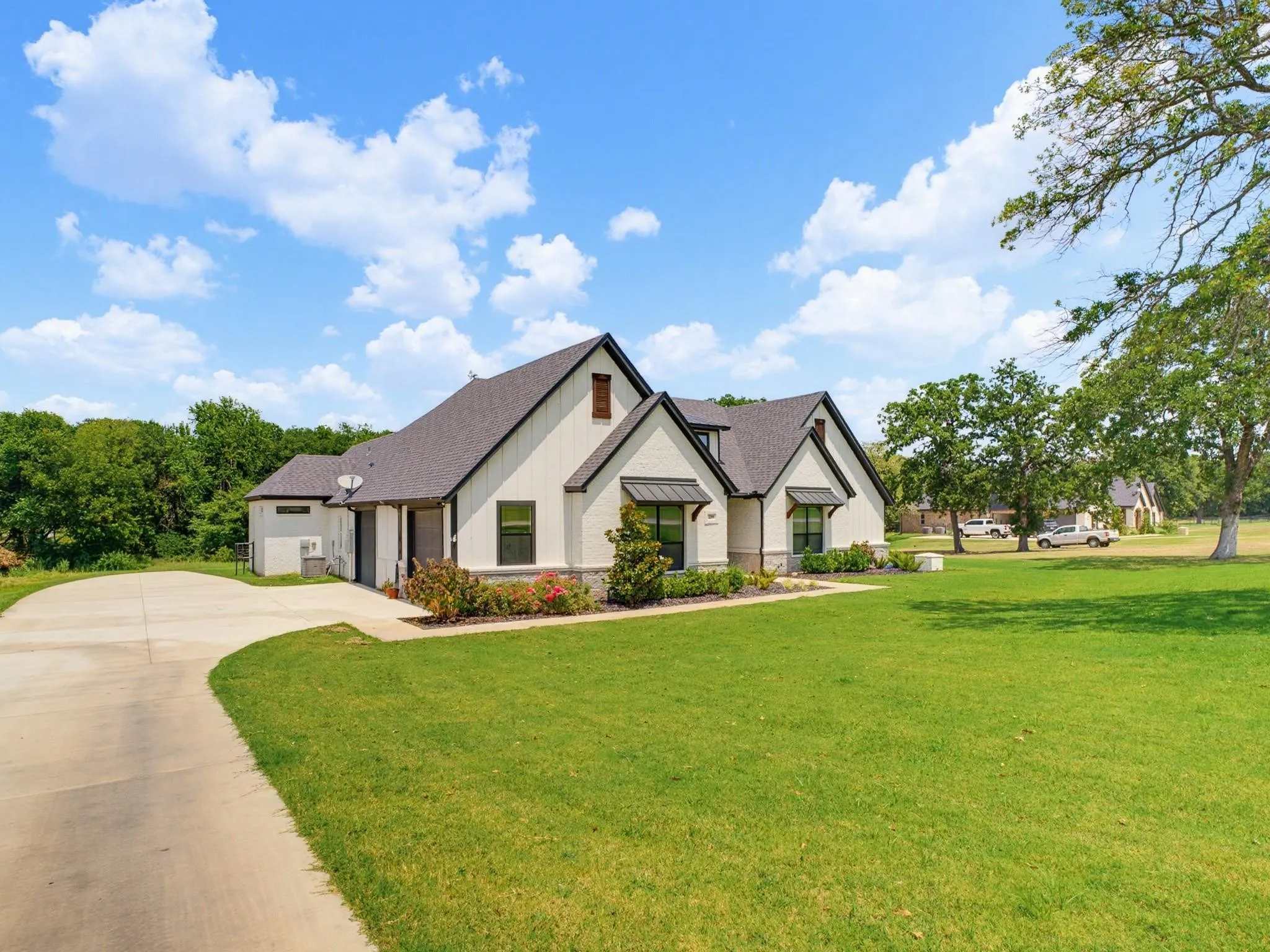 Single Family Residence For Sale in Wise County , 209 Rio Rancho Drive, Decatur, Texas 76234, 4 Bedroom, 3 Bathroom, 3 Garage spaces, 3,069 Sqft, built in 2021, mls#21408257, Real Estate Agent in Decatur, Homes For Sale in Wise county, Homes For Sale in Decatur, Realtor in Decatur Texas, Real Estate Brokerage Independent Realty Texas, Luminita Cordes Realtor