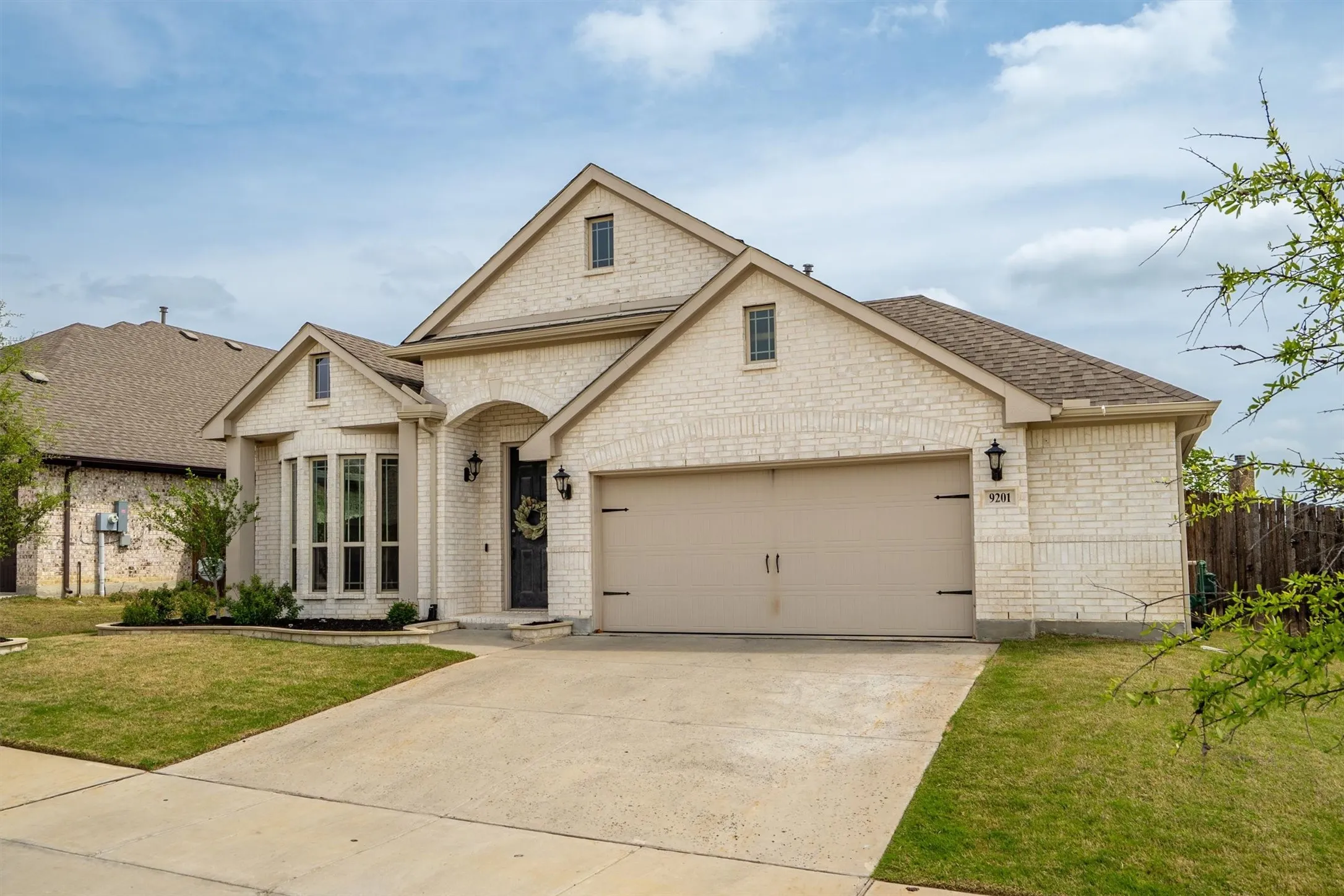 Single Family Residence For Sale in Denton County , 9201 Amistad Lane, Denton, Texas 76226, 4 Bedroom, 2 Bathroom, 2 Garage spaces, 2,040 Sqft, built in 2021, mls#21406156, Real Estate Agent in Denton, Homes For Sale in Denton county, Homes For Sale in Denton, Realtor in Denton Texas, Real Estate Brokerage Independent Realty Texas, Luminita Cordes Realtor