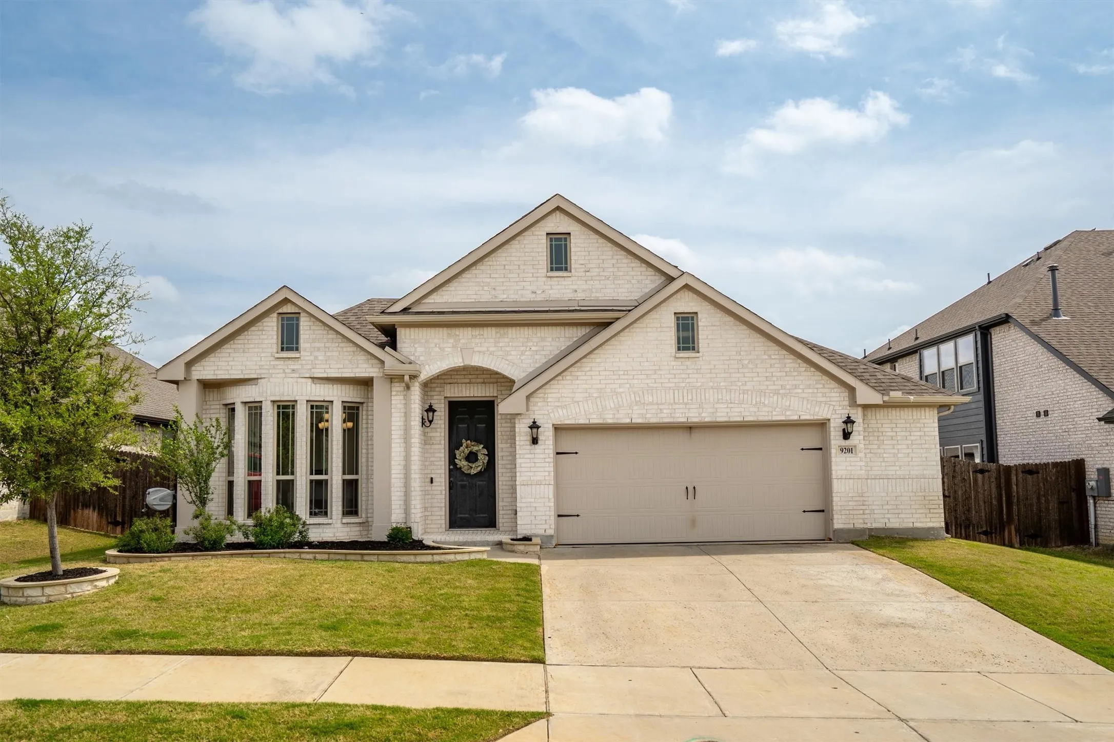 Single Family Residence For Sale in Denton County , 9201 Amistad Lane, Denton, Texas 76226, 4 Bedroom, 2 Bathroom, 2 Garage spaces, 2,040 Sqft, built in 2021, mls#21406156, Real Estate Agent in Denton, Homes For Sale in Denton county, Homes For Sale in Denton, Realtor in Denton Texas, Real Estate Brokerage Independent Realty Texas, Luminita Cordes Realtor