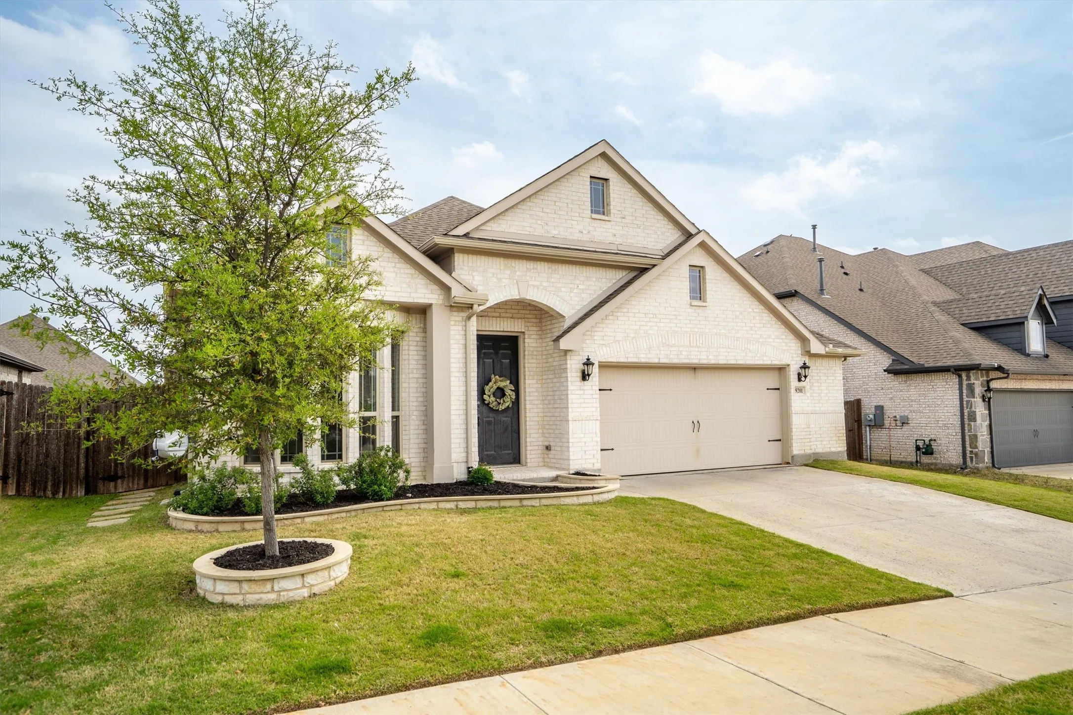 Single Family Residence For Sale in Denton County , 9201 Amistad Lane, Denton, Texas 76226, 4 Bedroom, 2 Bathroom, 2 Garage spaces, 2,040 Sqft, built in 2021, mls#21406156, Real Estate Agent in Denton, Homes For Sale in Denton county, Homes For Sale in Denton, Realtor in Denton Texas, Real Estate Brokerage Independent Realty Texas, Luminita Cordes Realtor