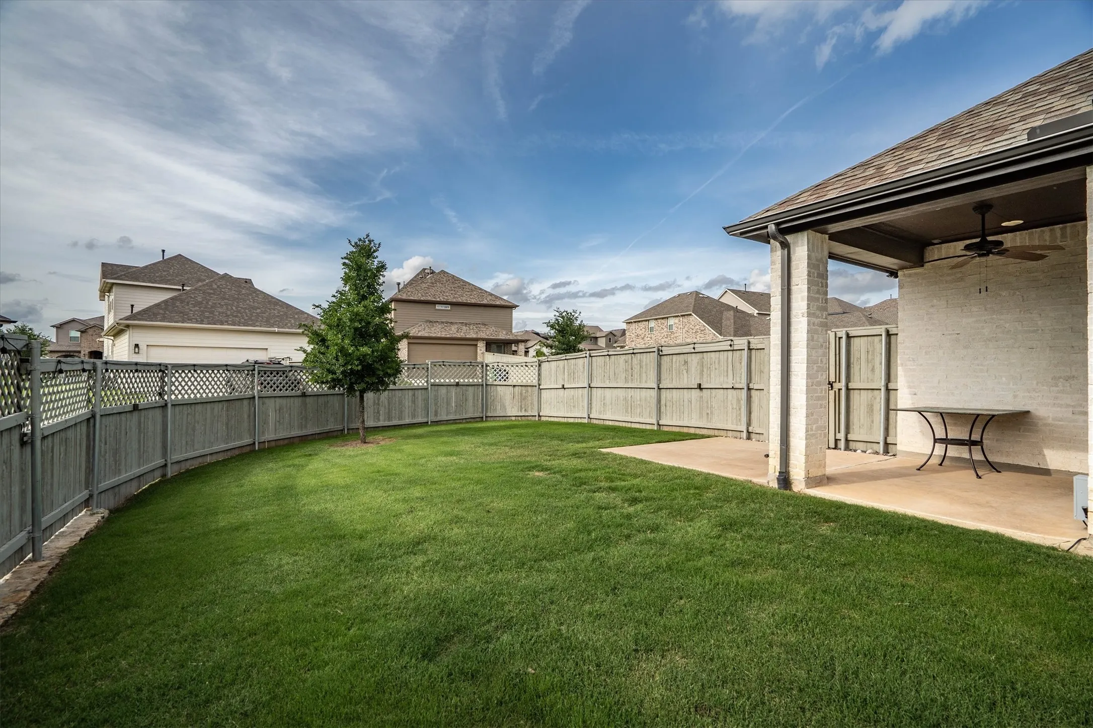 Single Family Residence For Sale in Denton County , 2348 Gray Drive, Northlake, Texas 76247, 3 Bedroom, 3 Bathroom, 2 Garage spaces, 1,973 Sqft, built in 2022, mls#21406332, Real Estate Agent in Northlake, Homes For Sale in Denton county, Homes For Sale in Northlake, Realtor in Northlake Texas, Real Estate Brokerage Independent Realty Texas, Luminita Cordes Realtor