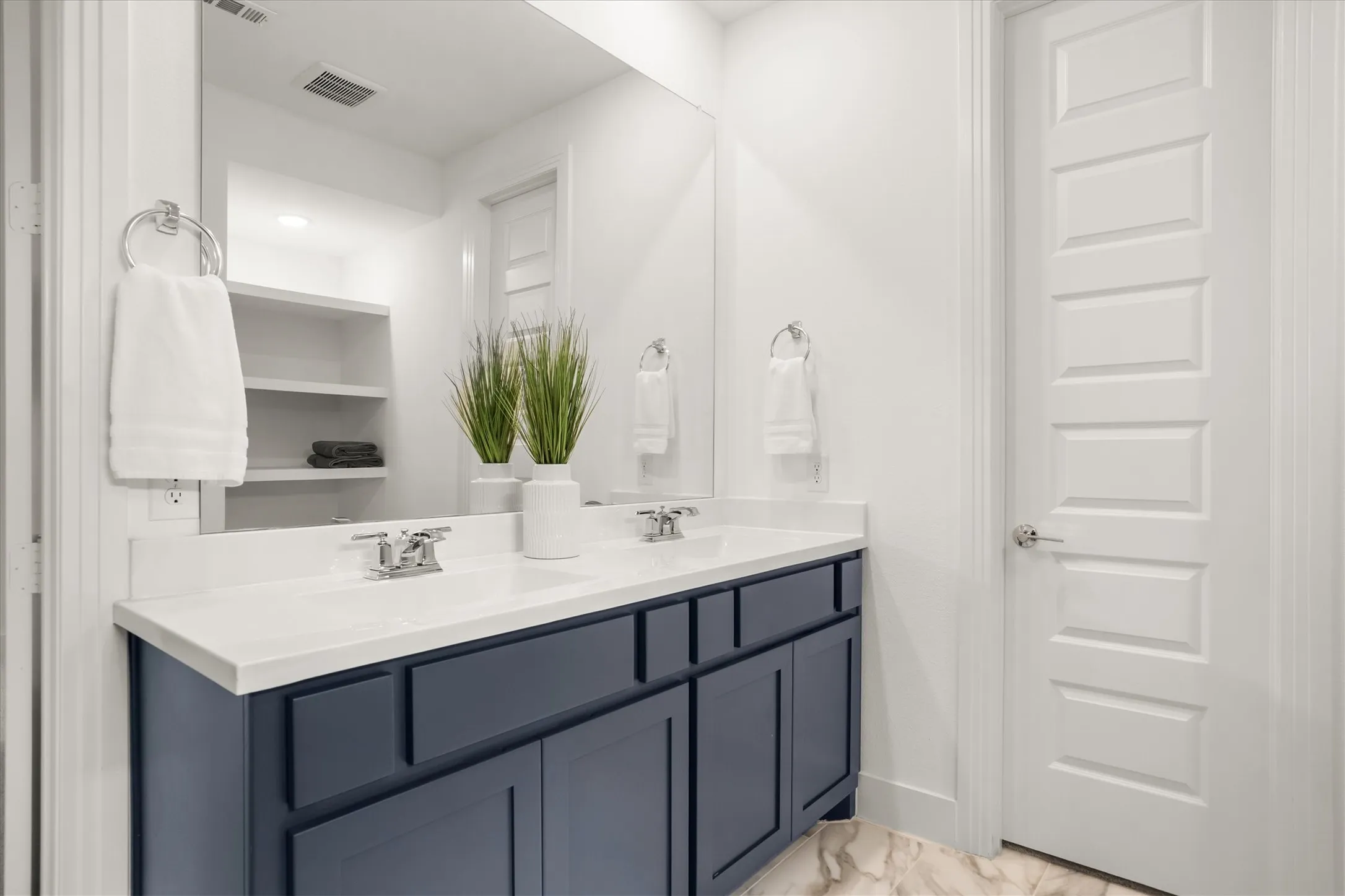 Single Family Residence For Sale in Denton County , 2348 Gray Drive, Northlake, Texas 76247, 3 Bedroom, 3 Bathroom, 2 Garage spaces, 1,973 Sqft, built in 2022, mls#21406332, Real Estate Agent in Northlake, Homes For Sale in Denton county, Homes For Sale in Northlake, Realtor in Northlake Texas, Real Estate Brokerage Independent Realty Texas, Luminita Cordes Realtor