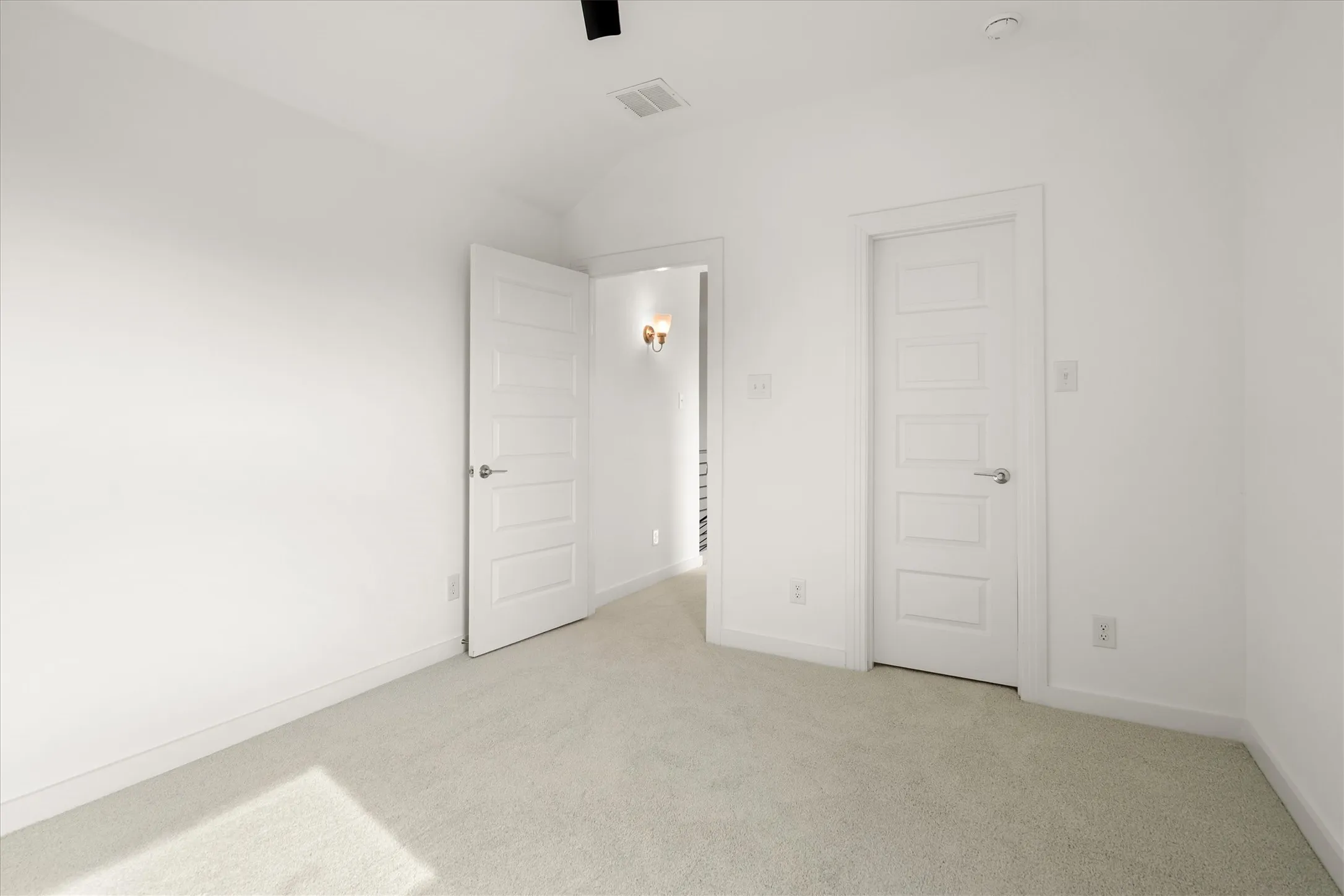 Single Family Residence For Sale in Denton County , 2348 Gray Drive, Northlake, Texas 76247, 3 Bedroom, 3 Bathroom, 2 Garage spaces, 1,973 Sqft, built in 2022, mls#21406332, Real Estate Agent in Northlake, Homes For Sale in Denton county, Homes For Sale in Northlake, Realtor in Northlake Texas, Real Estate Brokerage Independent Realty Texas, Luminita Cordes Realtor