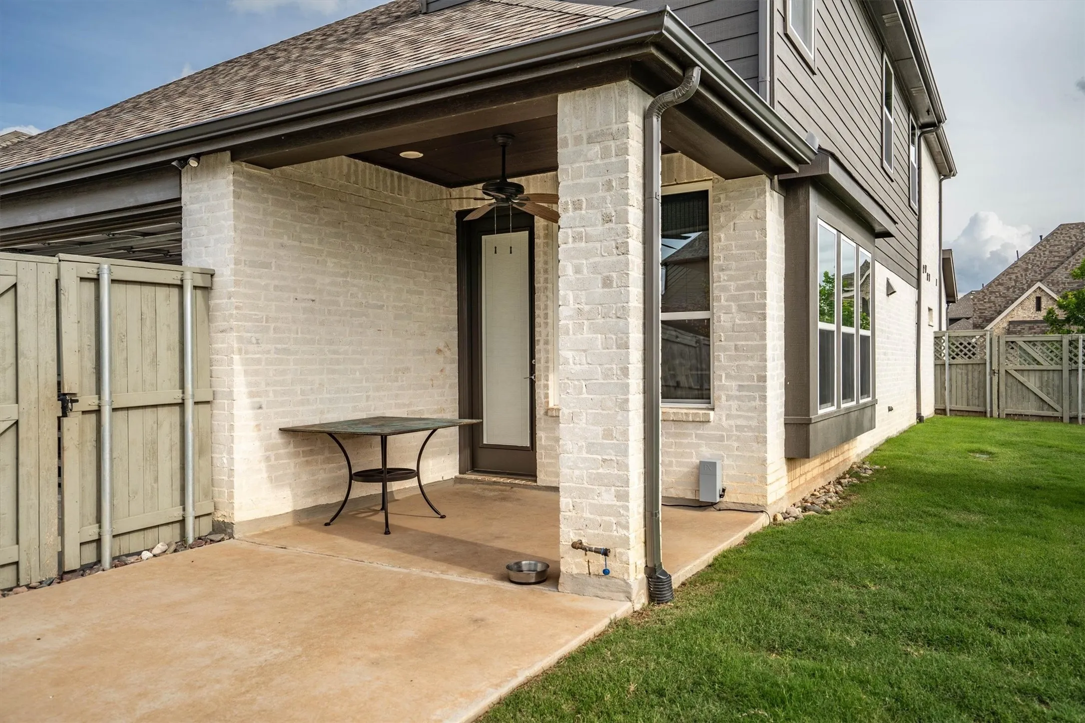 Single Family Residence For Sale in Denton County , 2348 Gray Drive, Northlake, Texas 76247, 3 Bedroom, 3 Bathroom, 2 Garage spaces, 1,973 Sqft, built in 2022, mls#21406332, Real Estate Agent in Northlake, Homes For Sale in Denton county, Homes For Sale in Northlake, Realtor in Northlake Texas, Real Estate Brokerage Independent Realty Texas, Luminita Cordes Realtor